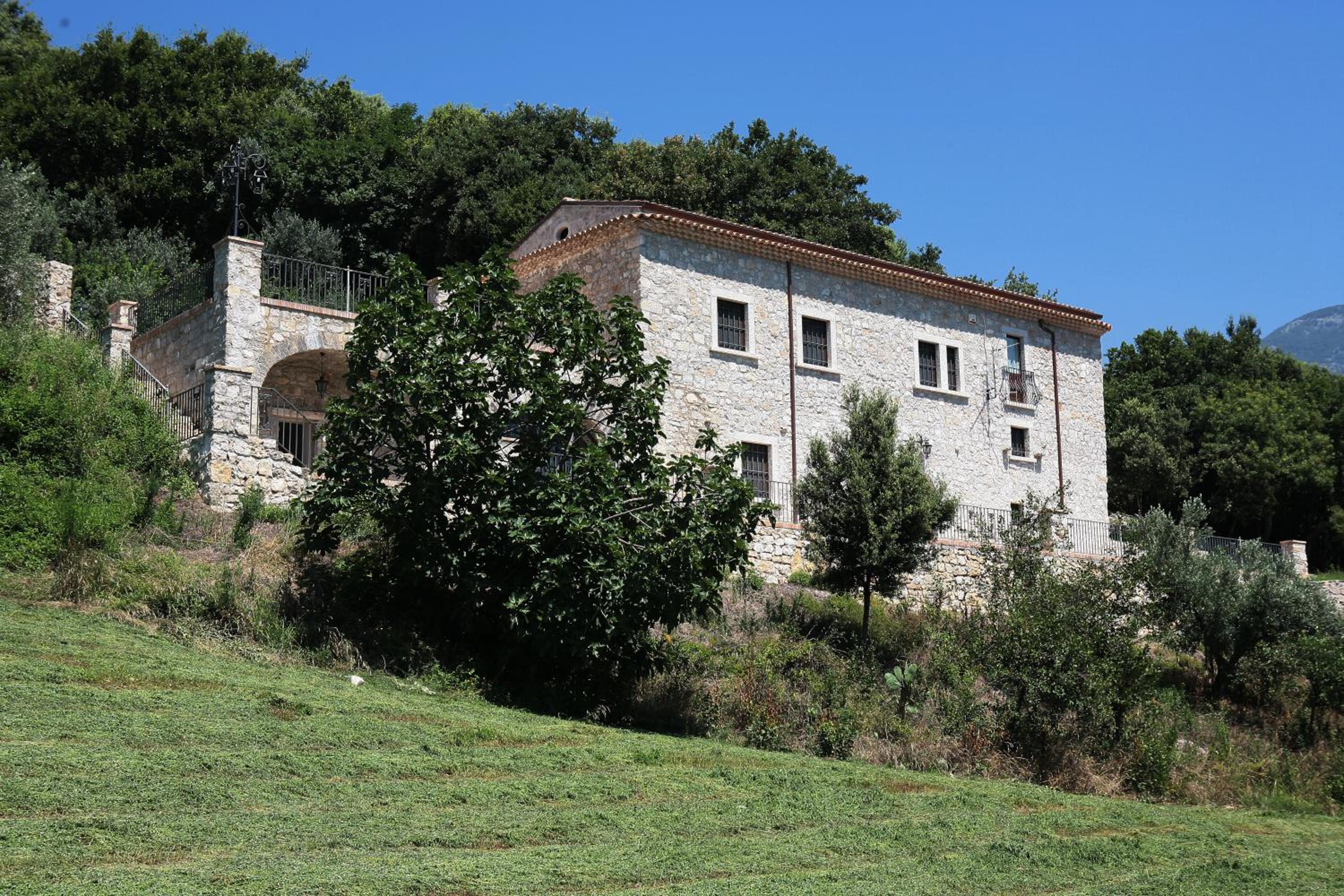 Photo 16