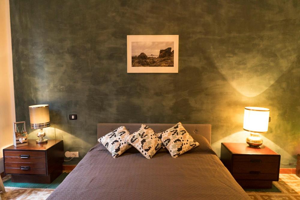 Trastevere Corner Eight