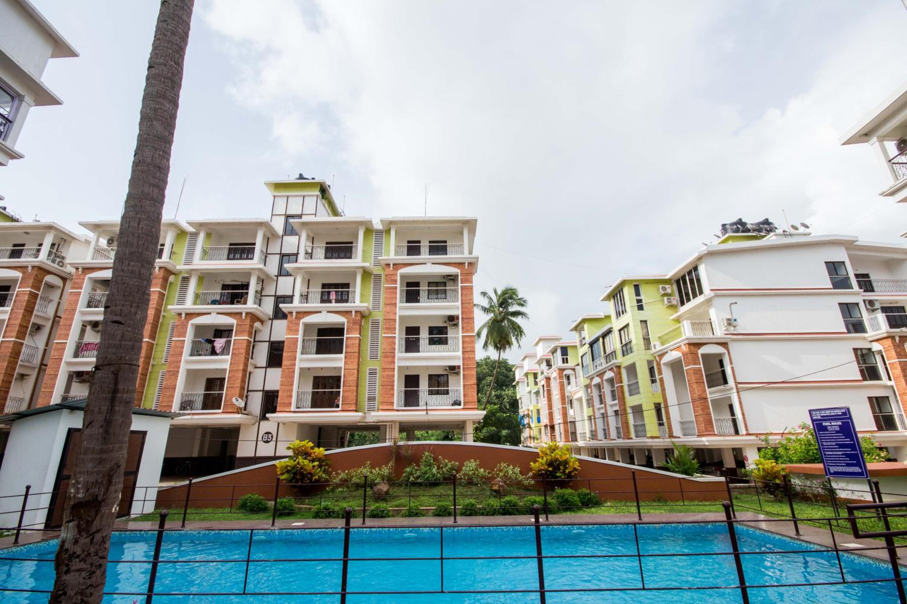 Monarch Palms Apartments, Candolim Goa view 2