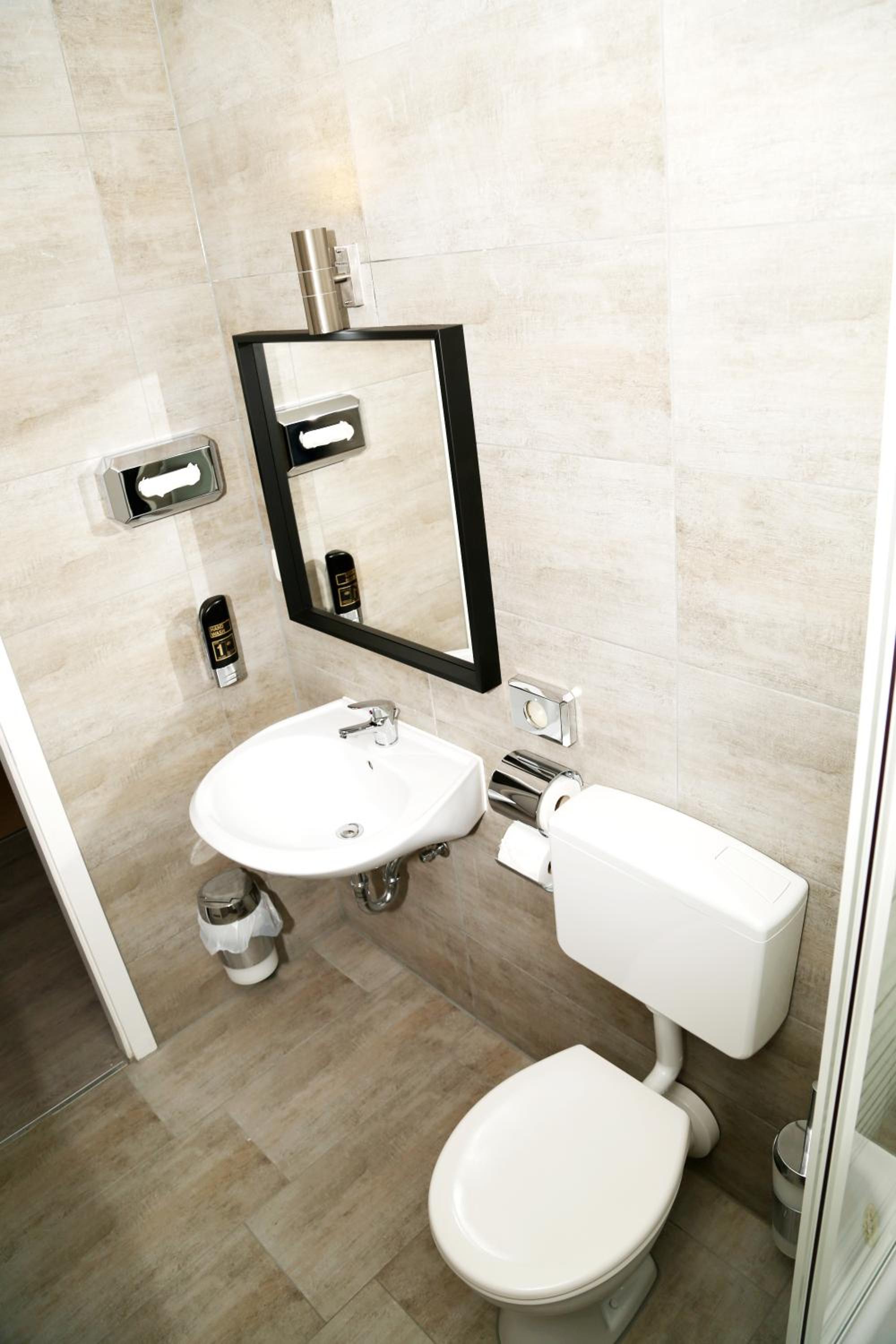 Main Hotel Frankfurt City - Property Image 25