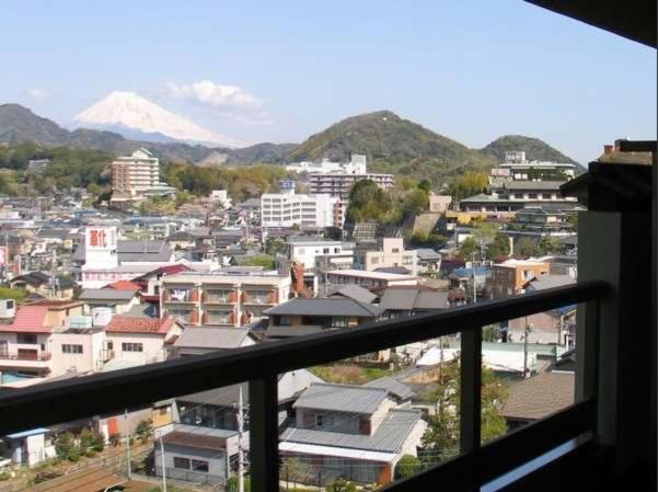 Kameya Ean