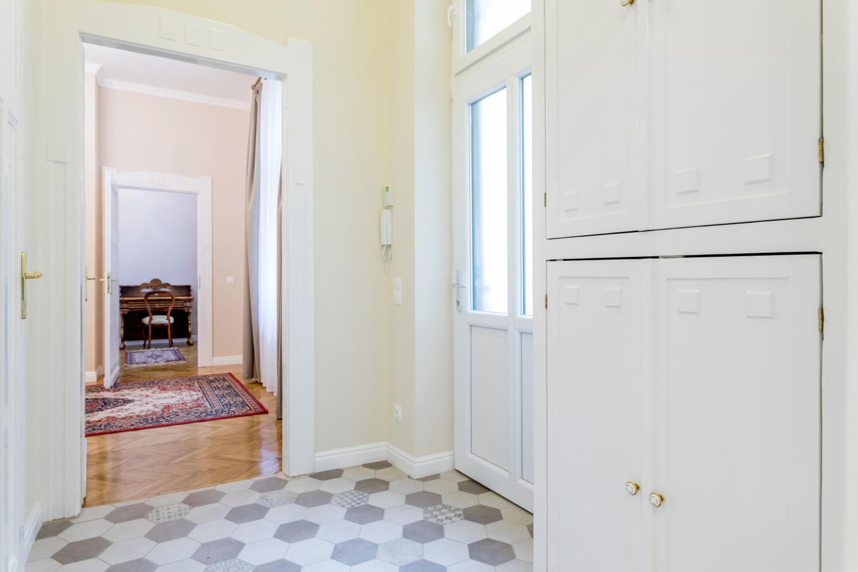 Luxury & Antique Charm view 5