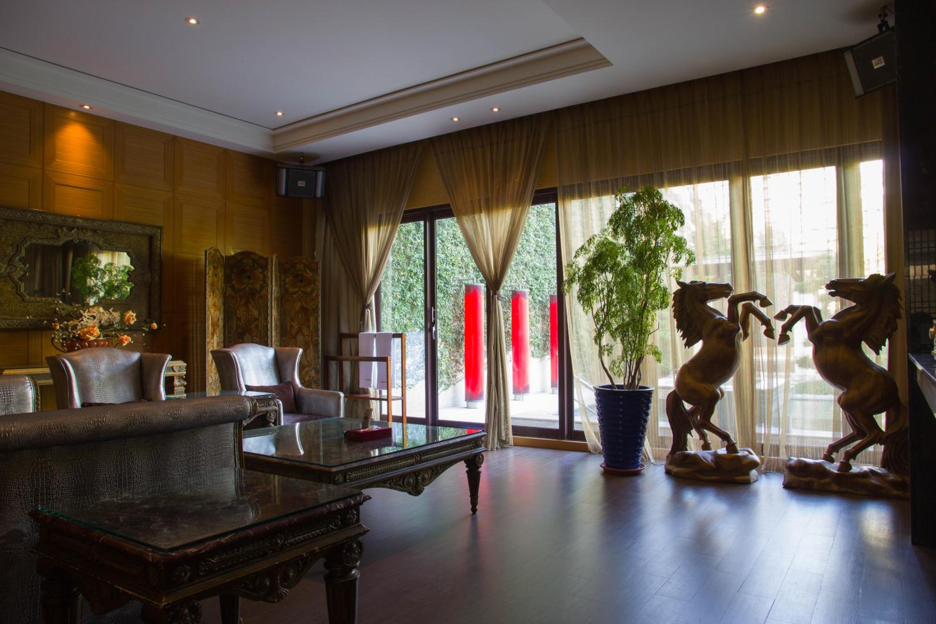 Lu Kang Villa Spa view 2