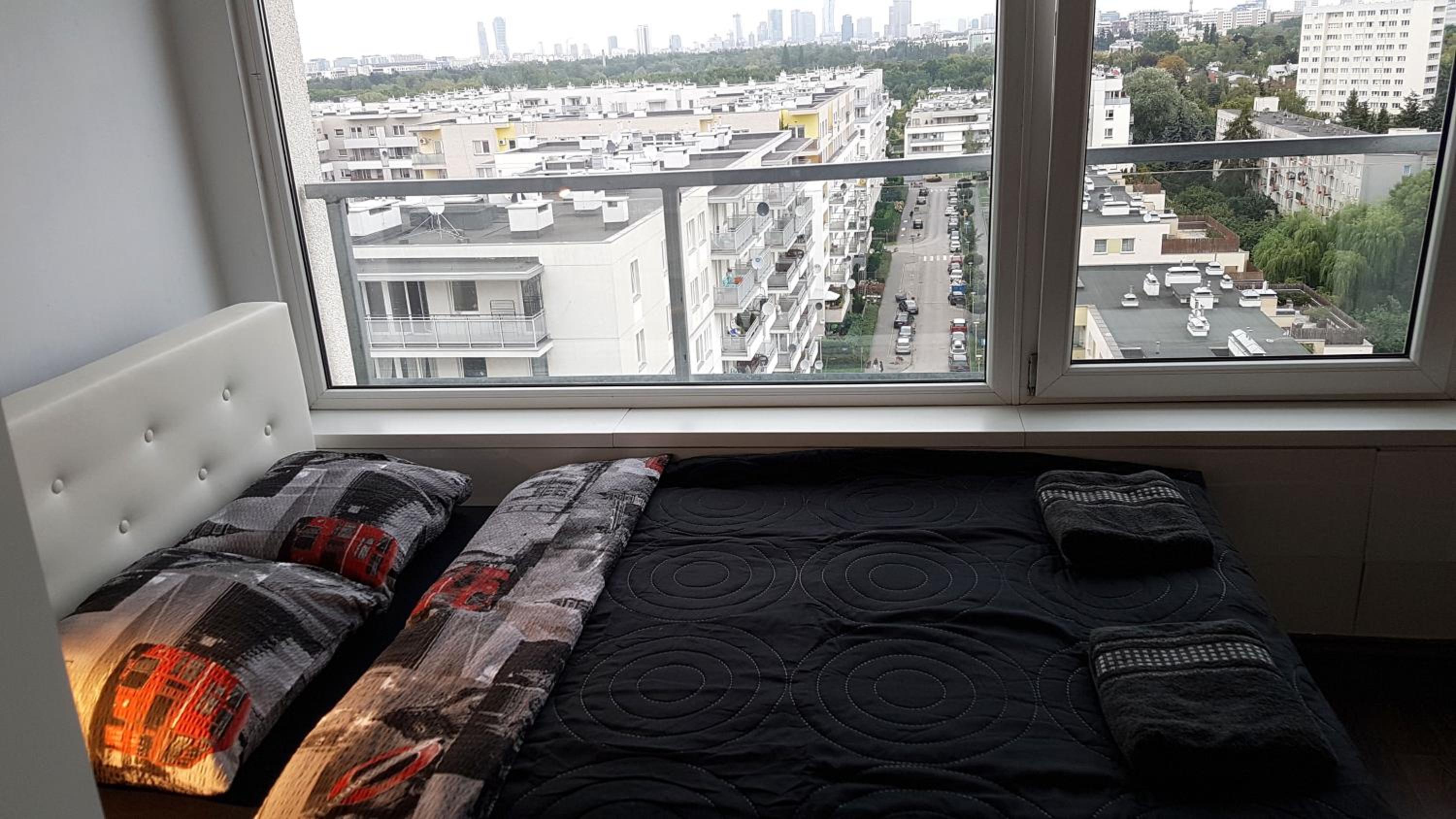 Walk distance to mokotow business park