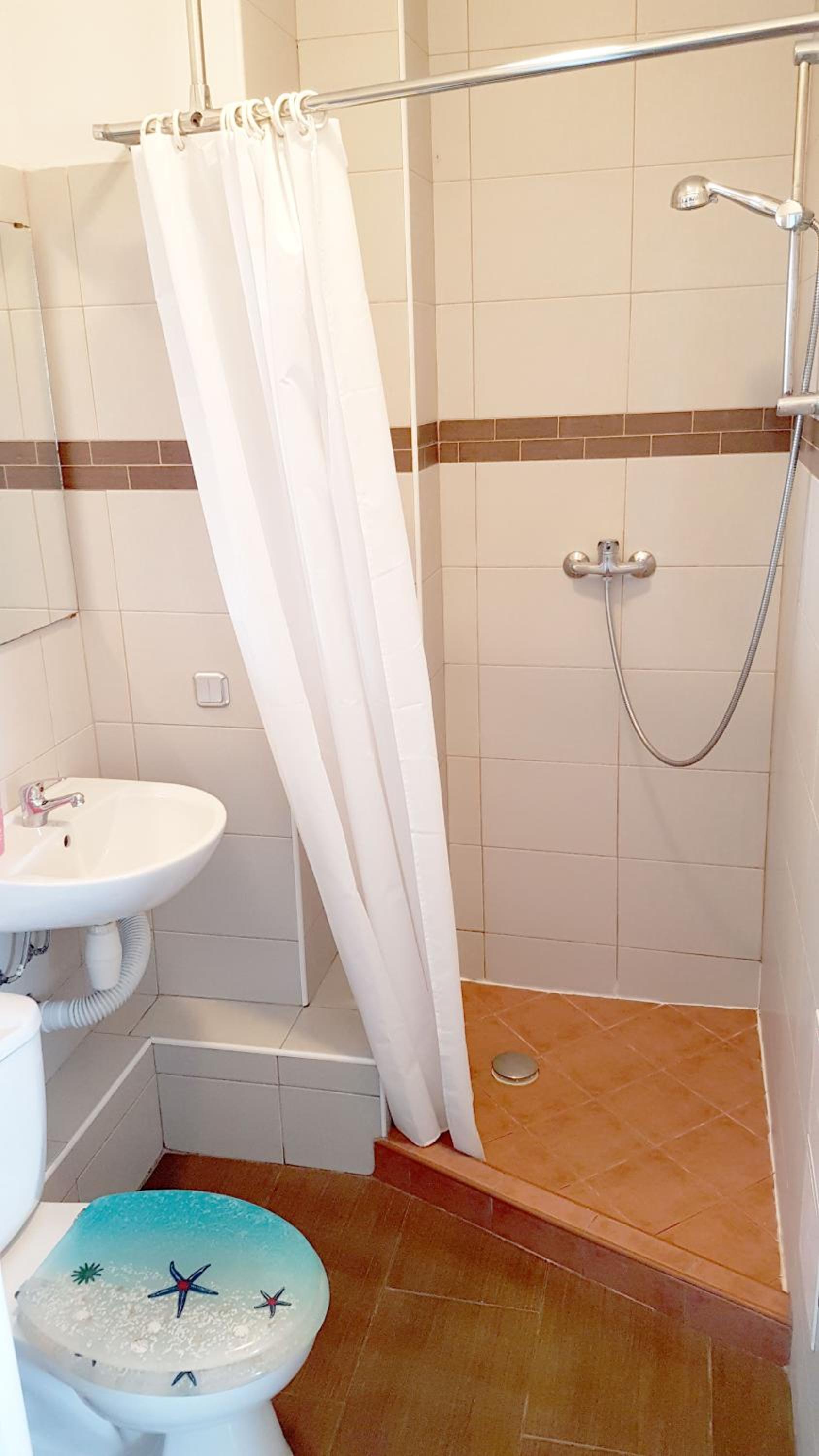 Walk distance to mokotow business park