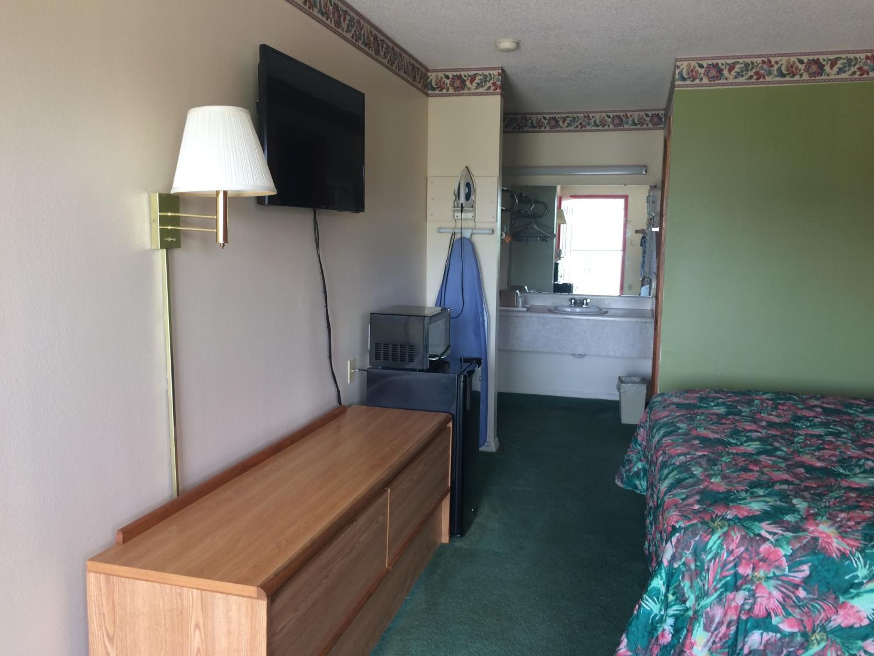 Western Motel - Camilla