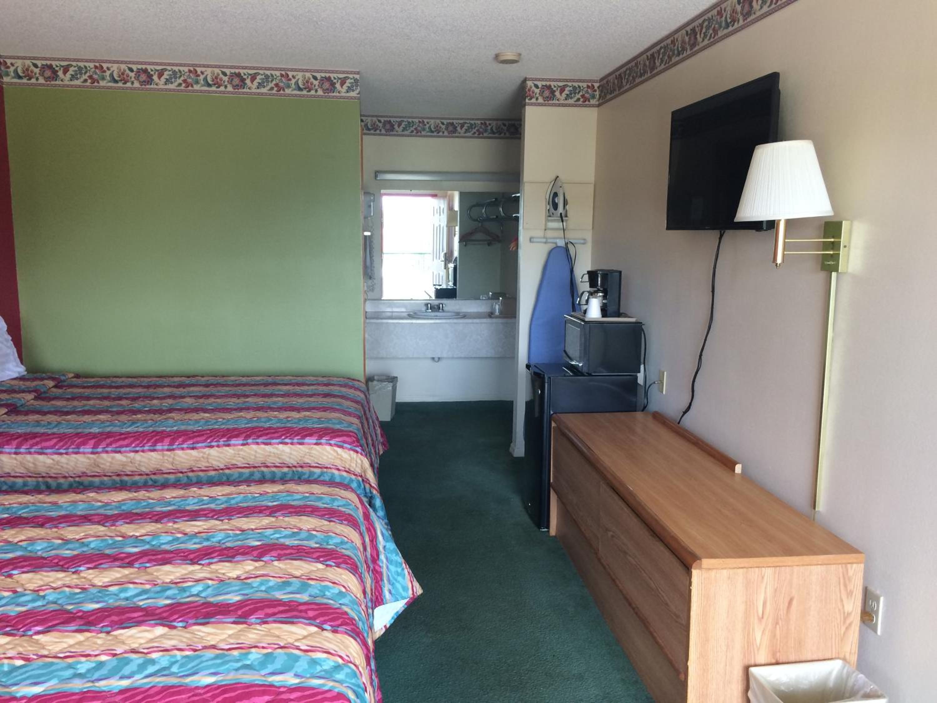 Western Motel - Camilla