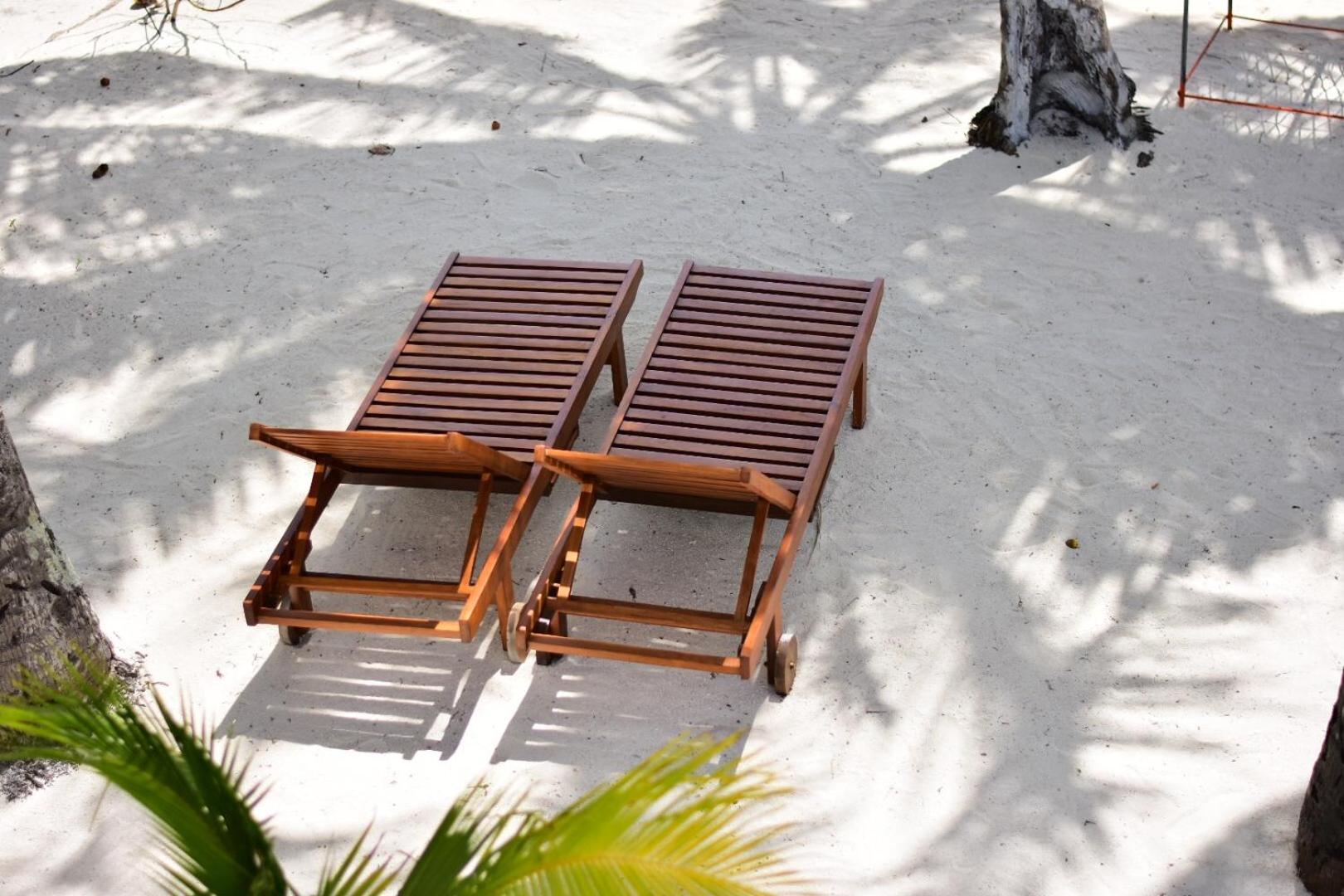 Veli Vilaa Dhiffushi - Beachfront
