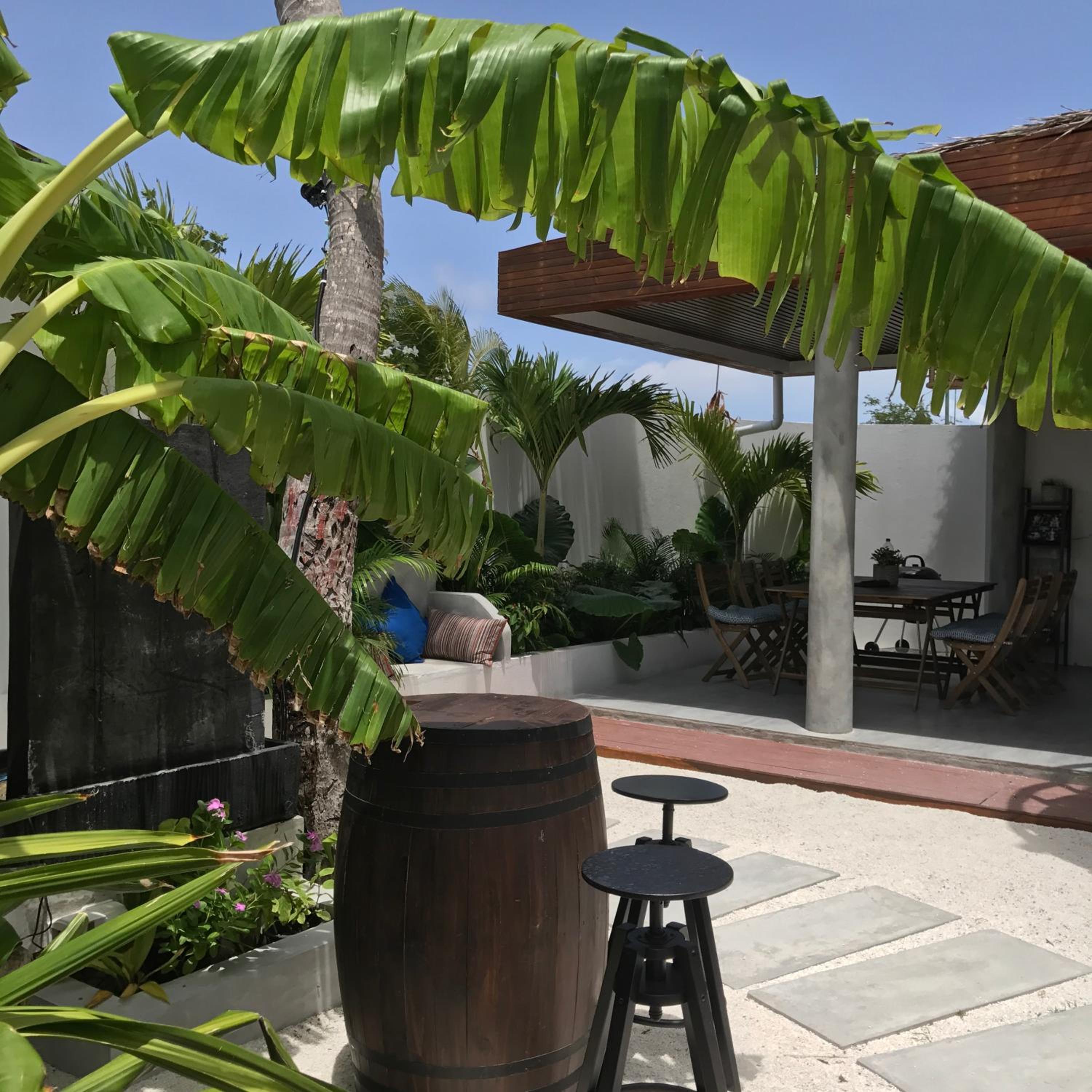 Veli Vilaa Dhiffushi - Beachfront