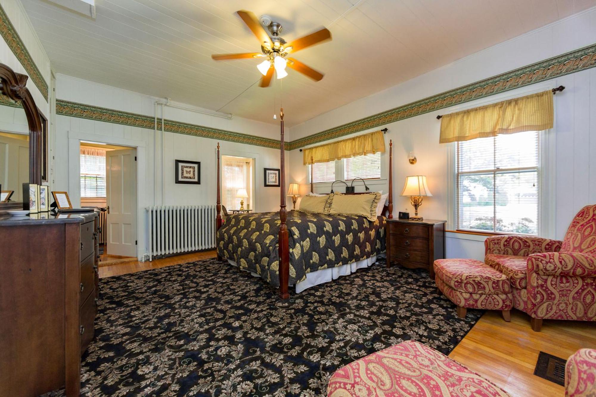 The Elmhurst Inn