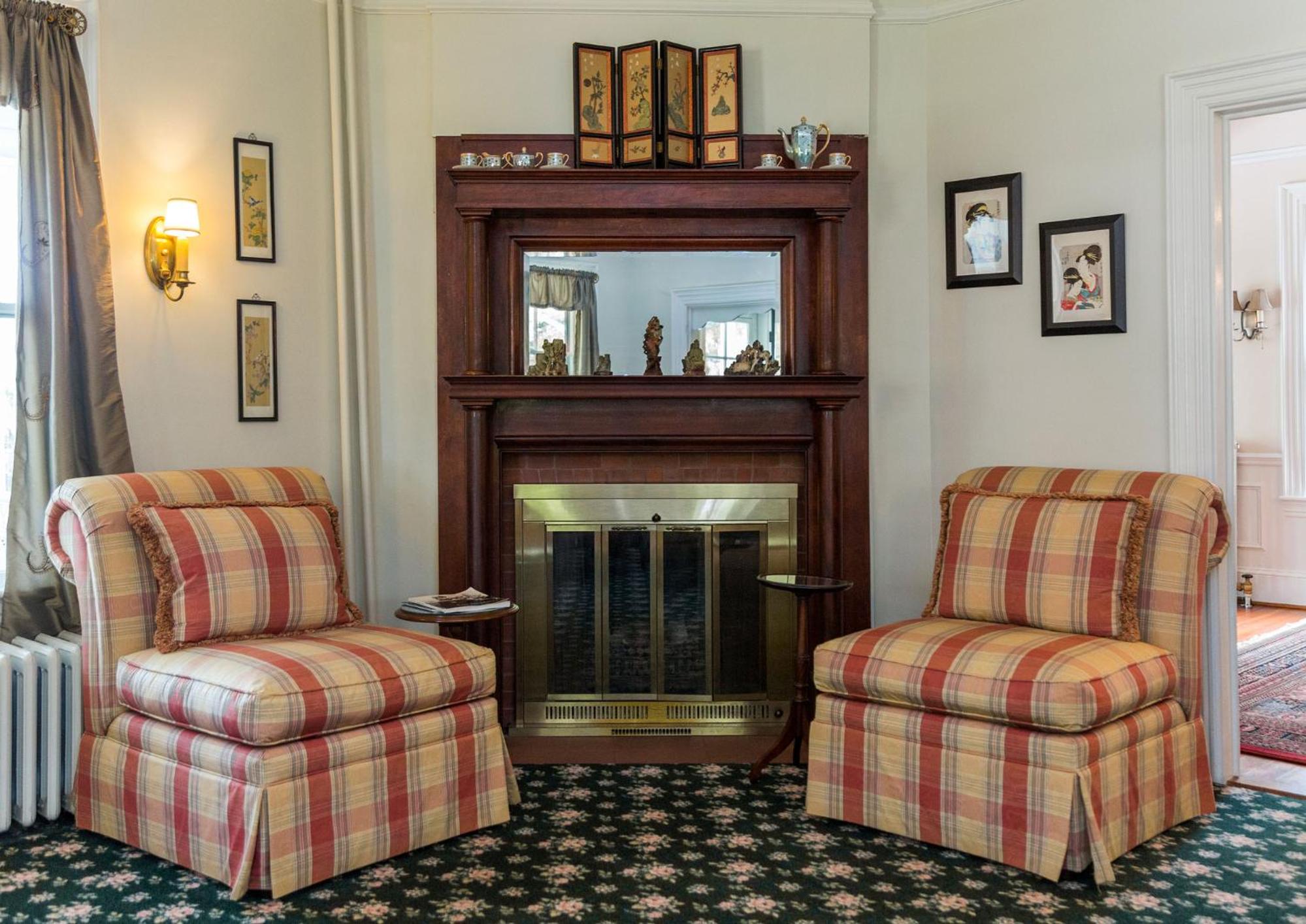 The Elmhurst Inn