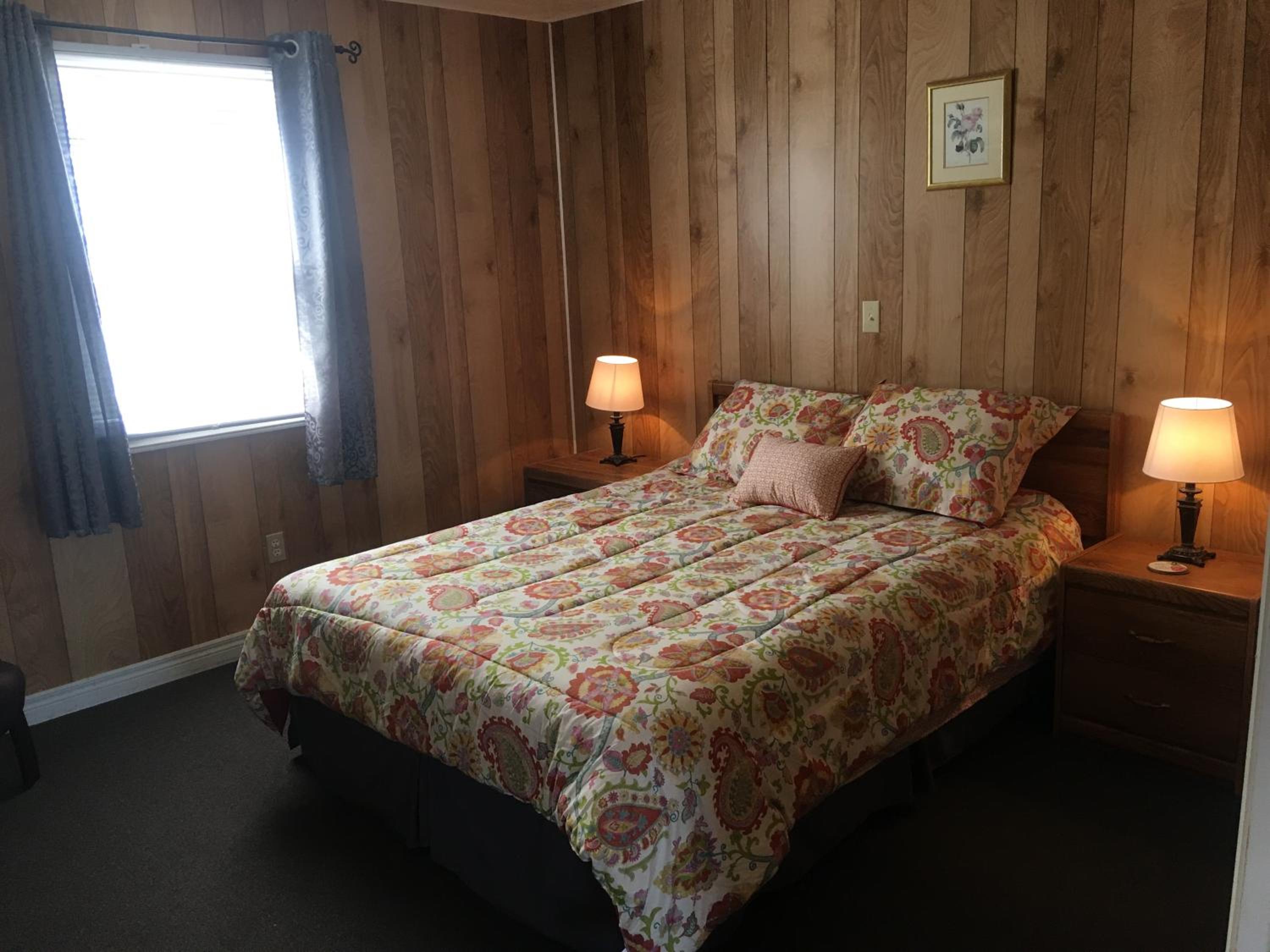 Baywatch Lighthouse Cottages & Motel