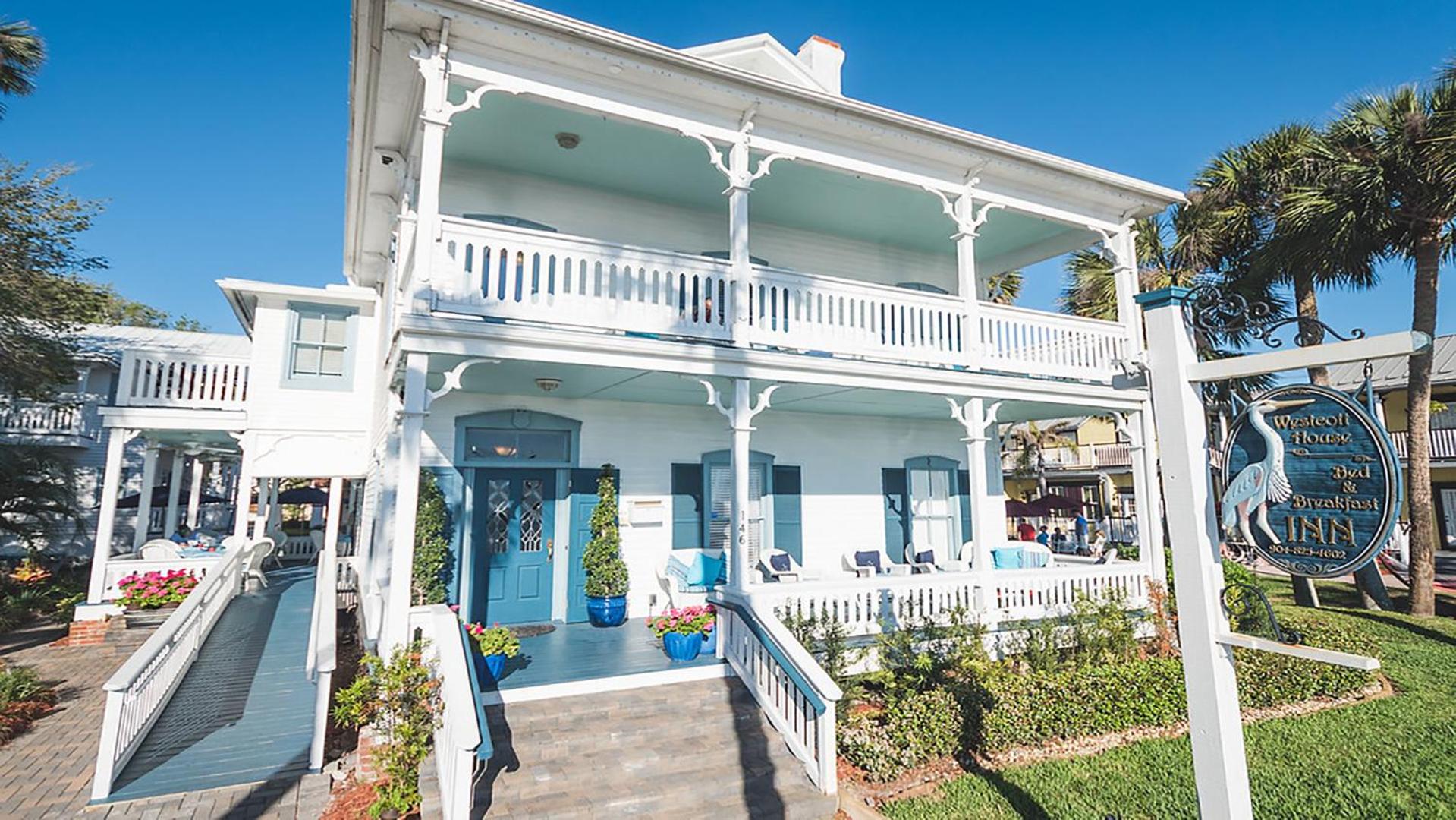 Bayfront Westcott House Bed & Breakfast
