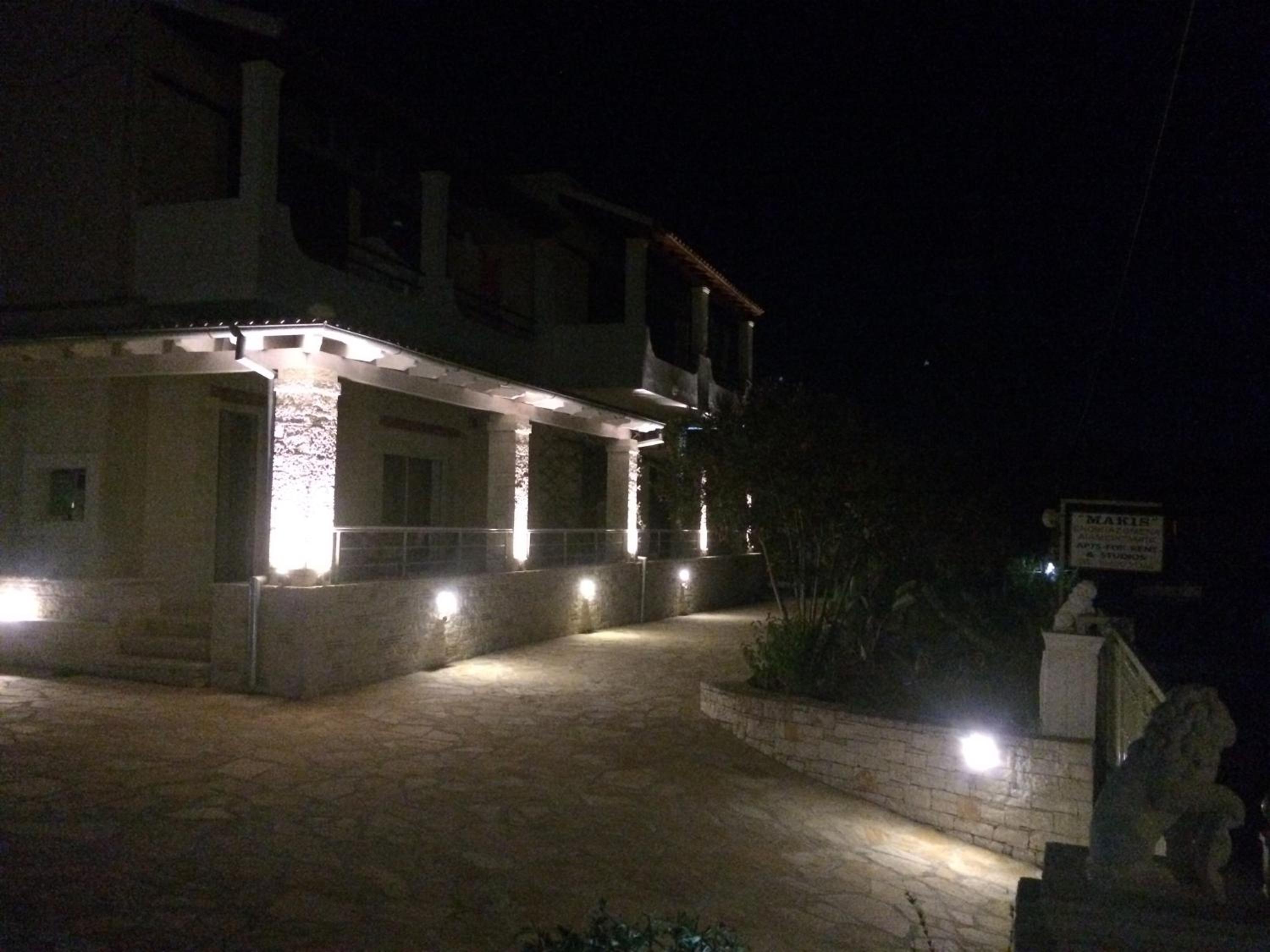 Makis Apartments