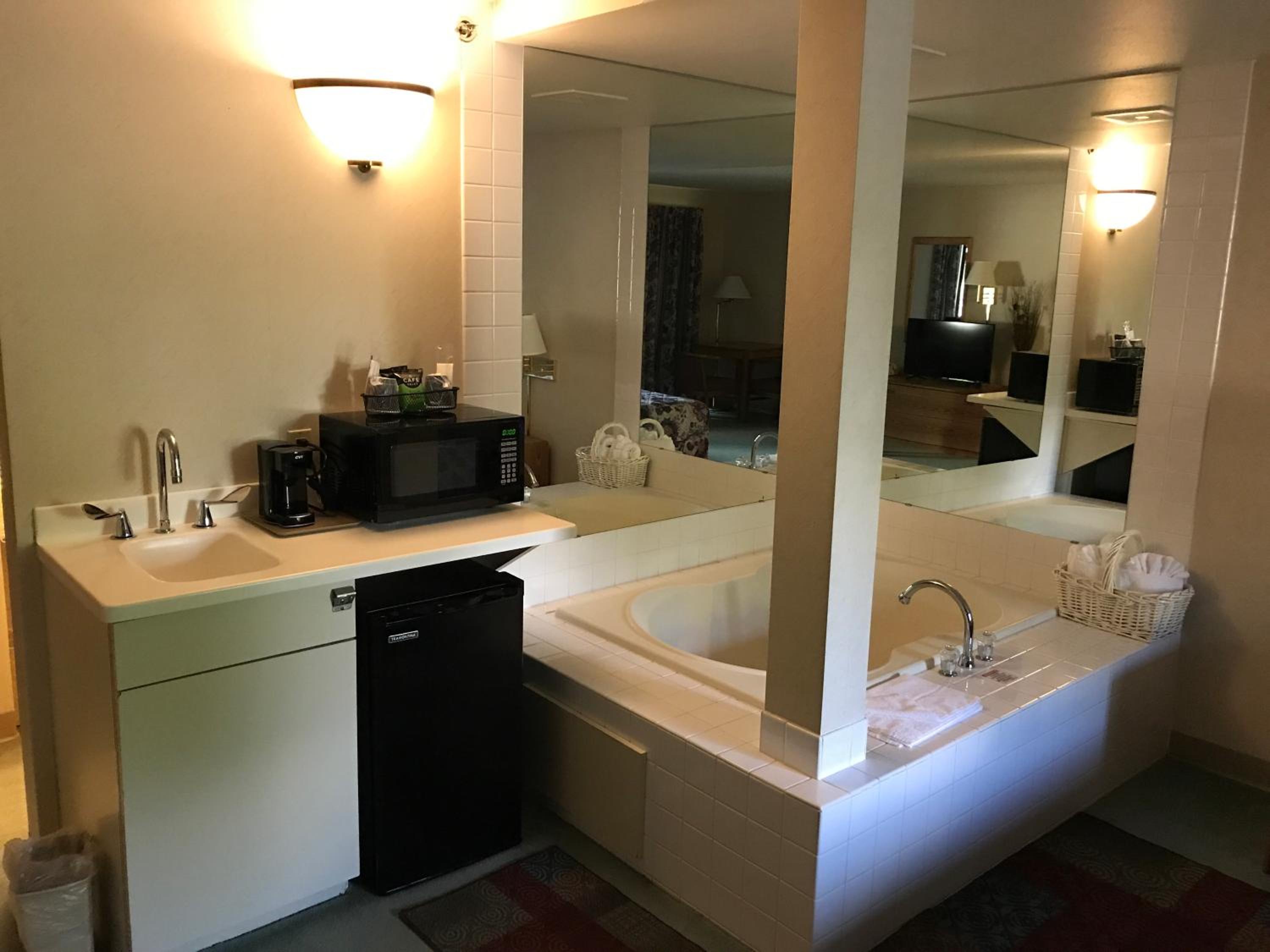 Econo Lodge Inn & Suites Oconto
