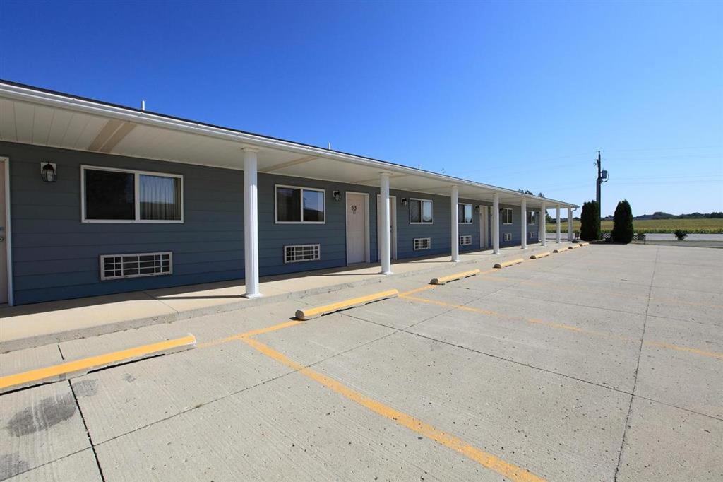 Americas Best Value Inn Suburban view 2