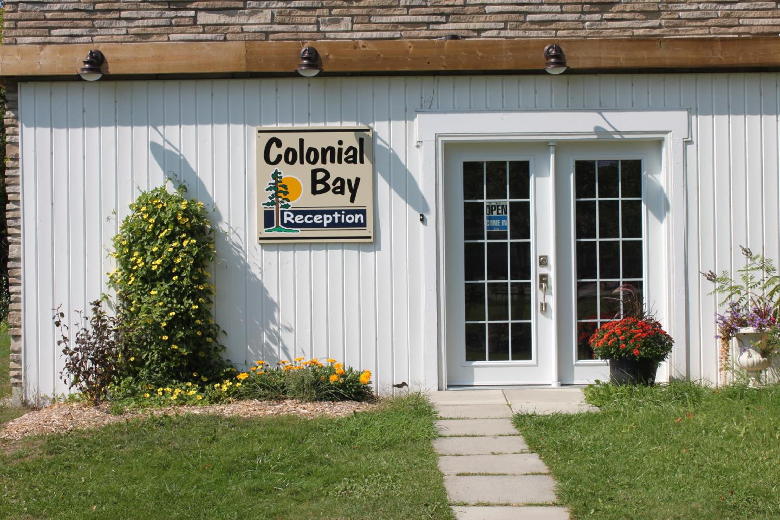 Colonial Bay Motel and Cottages