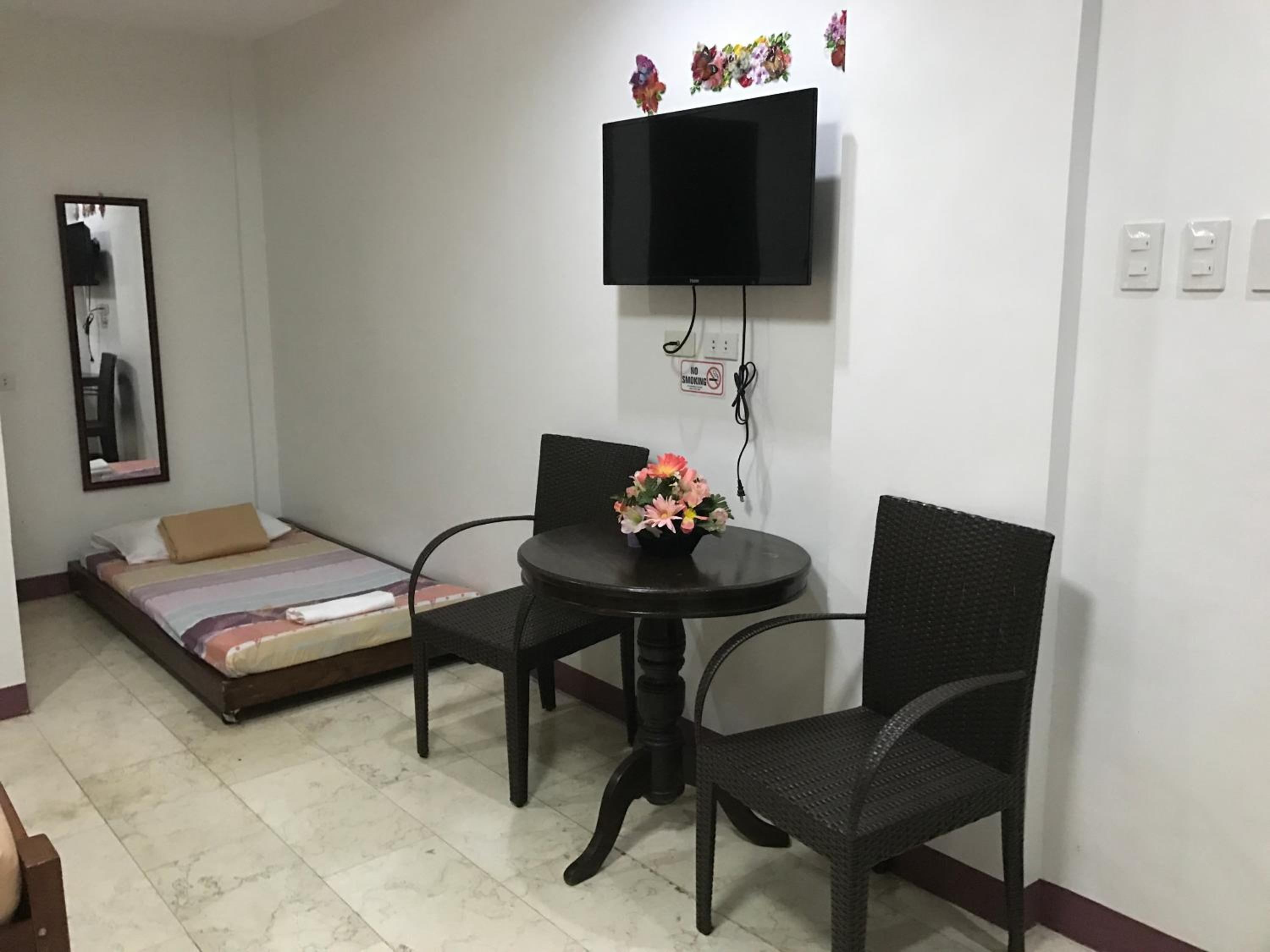 Alzeah's Place Room for Rent, Tagaytay - 21