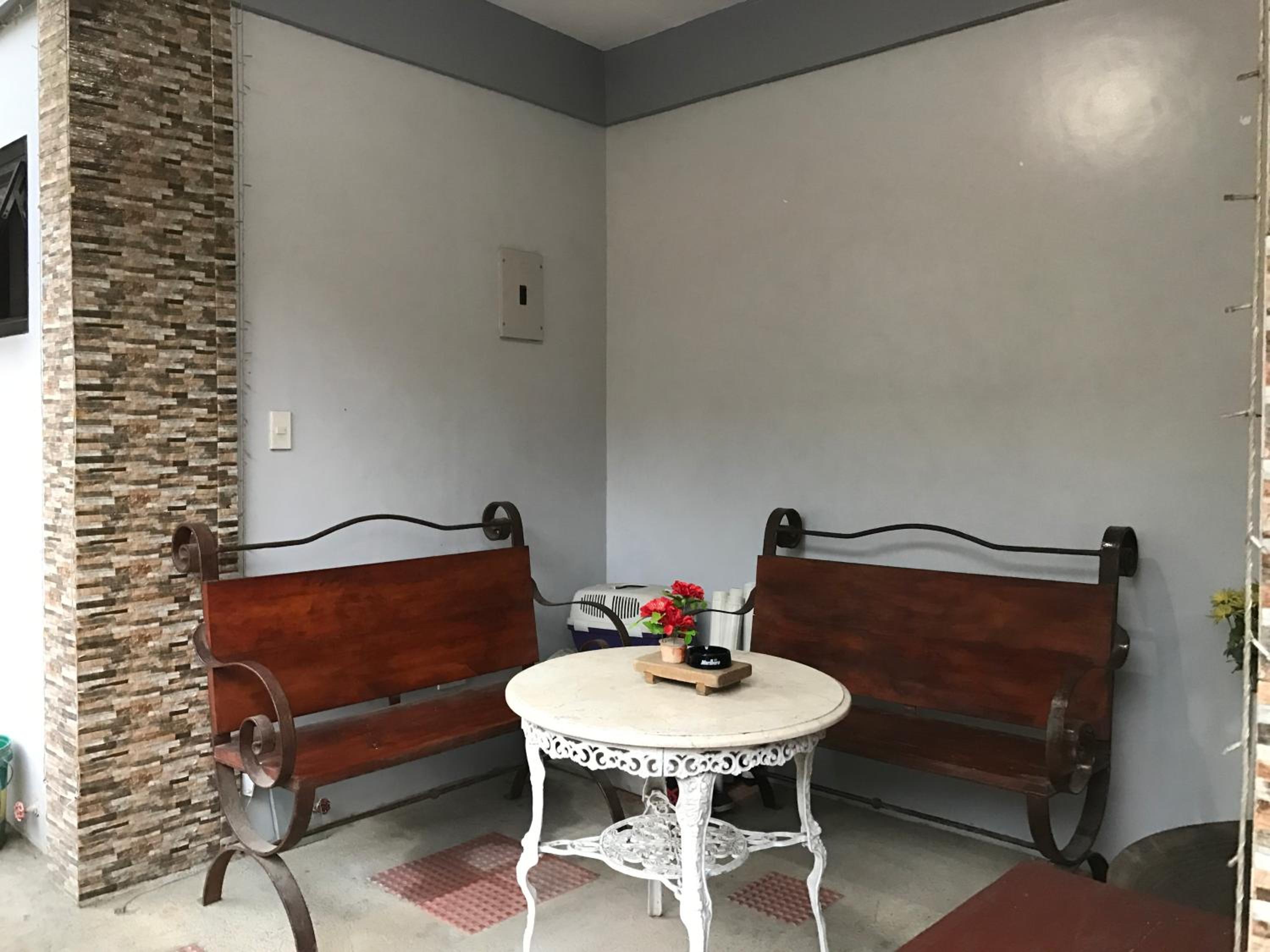 Alzeah's Place Room for Rent