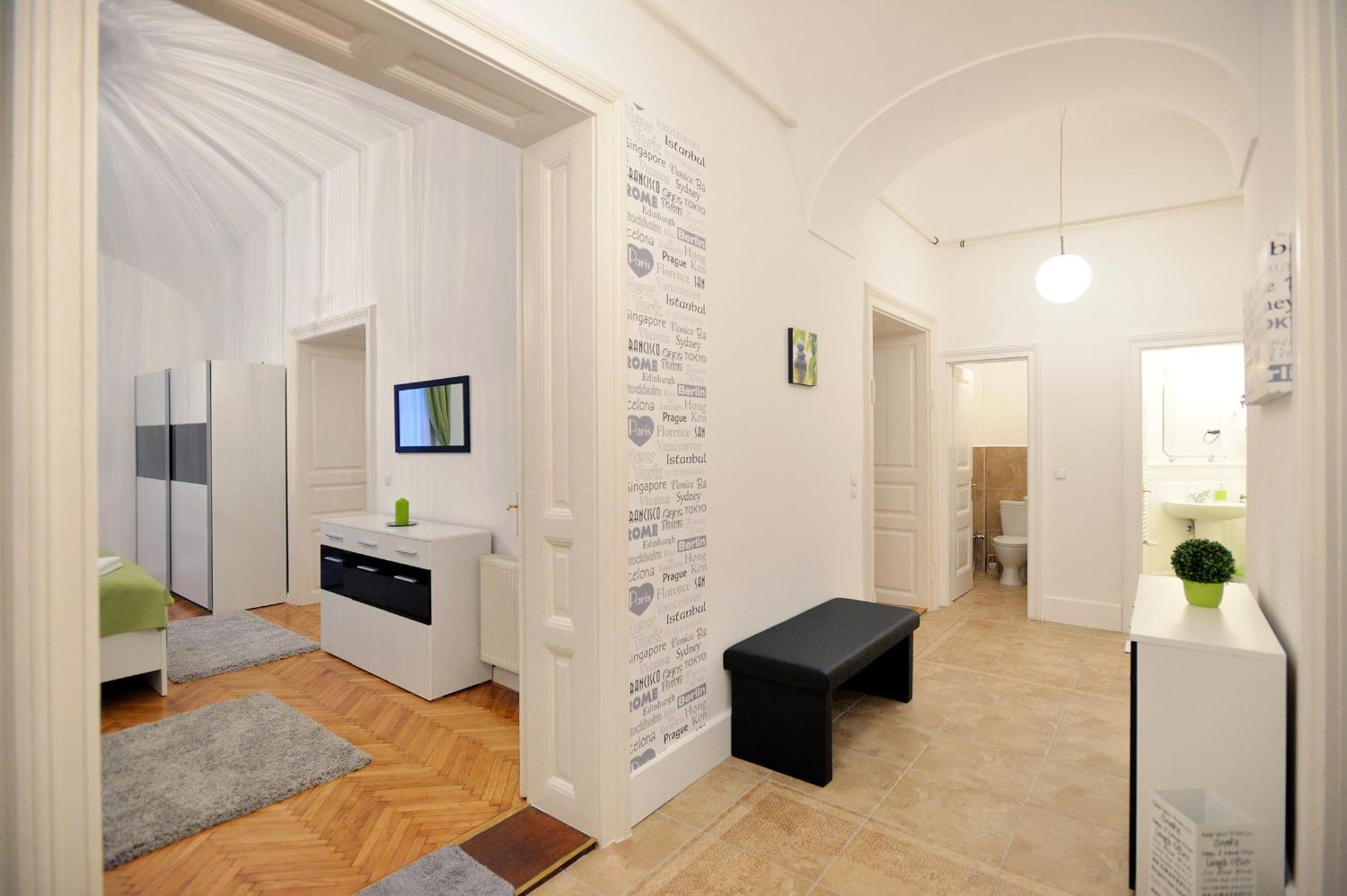 Várkapitány Apartman Eger view 3