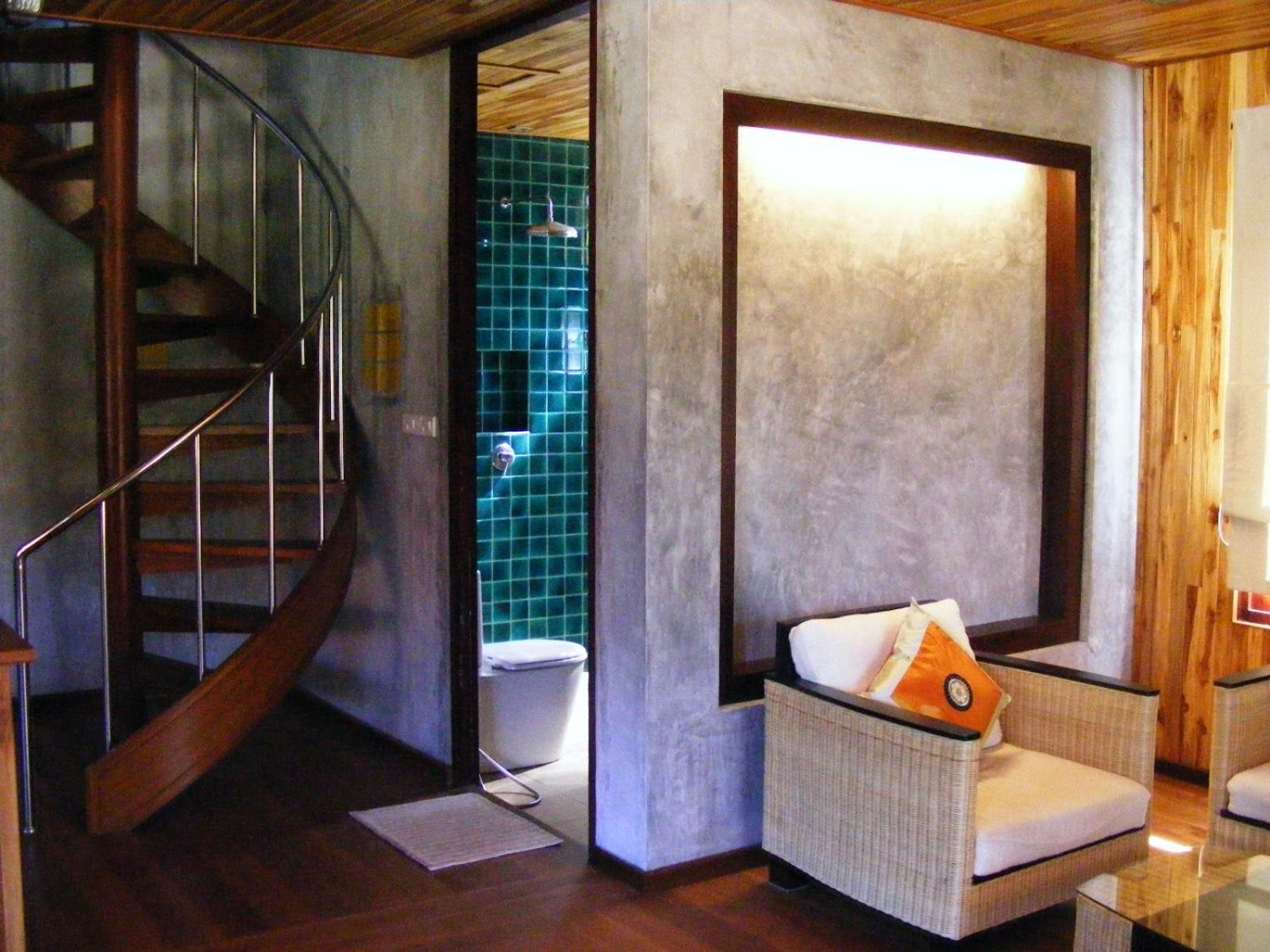 Baan Banyan Villa, wood house short walk to Mae Nam beach