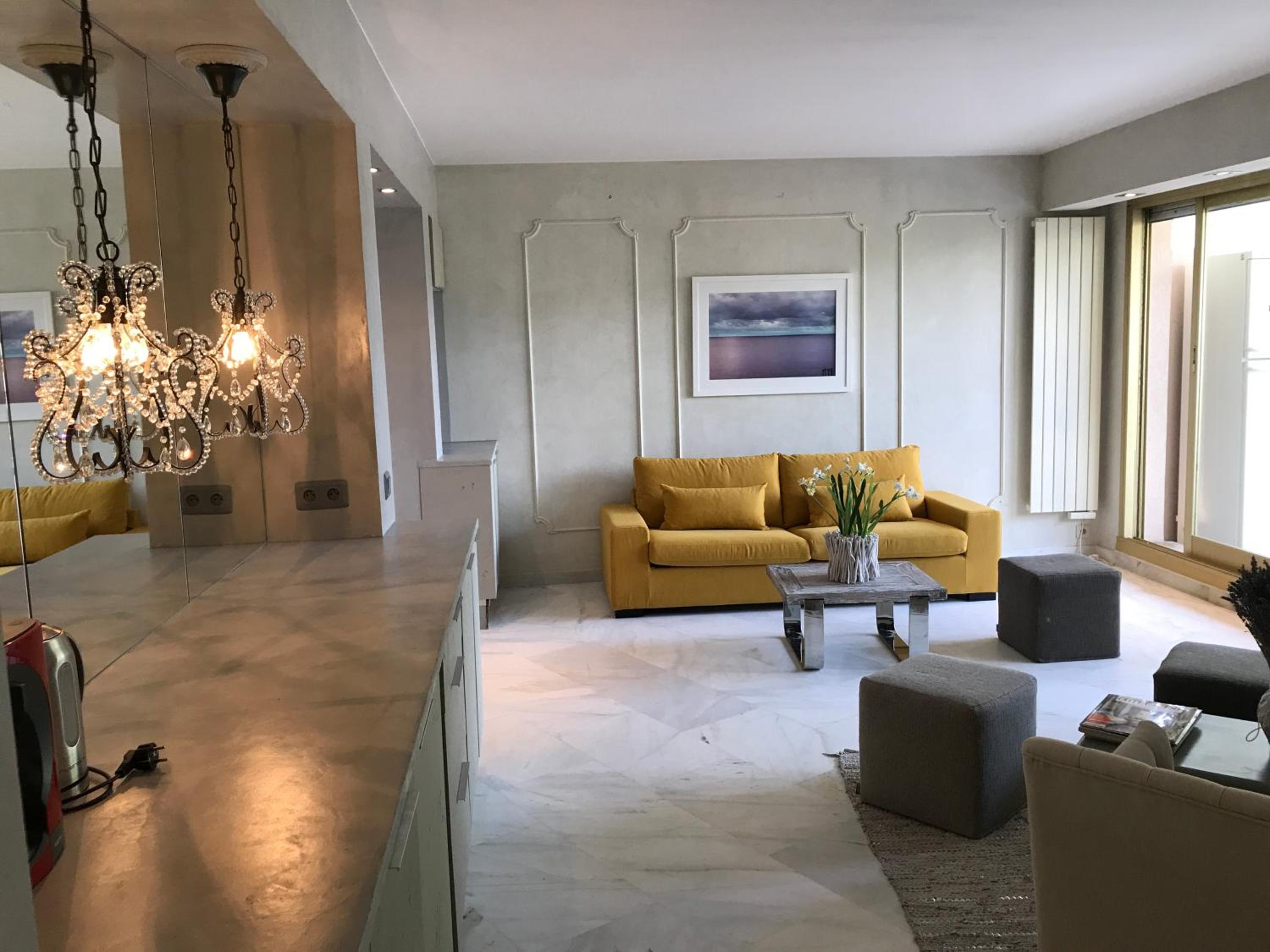 Apartment Borromees view 3
