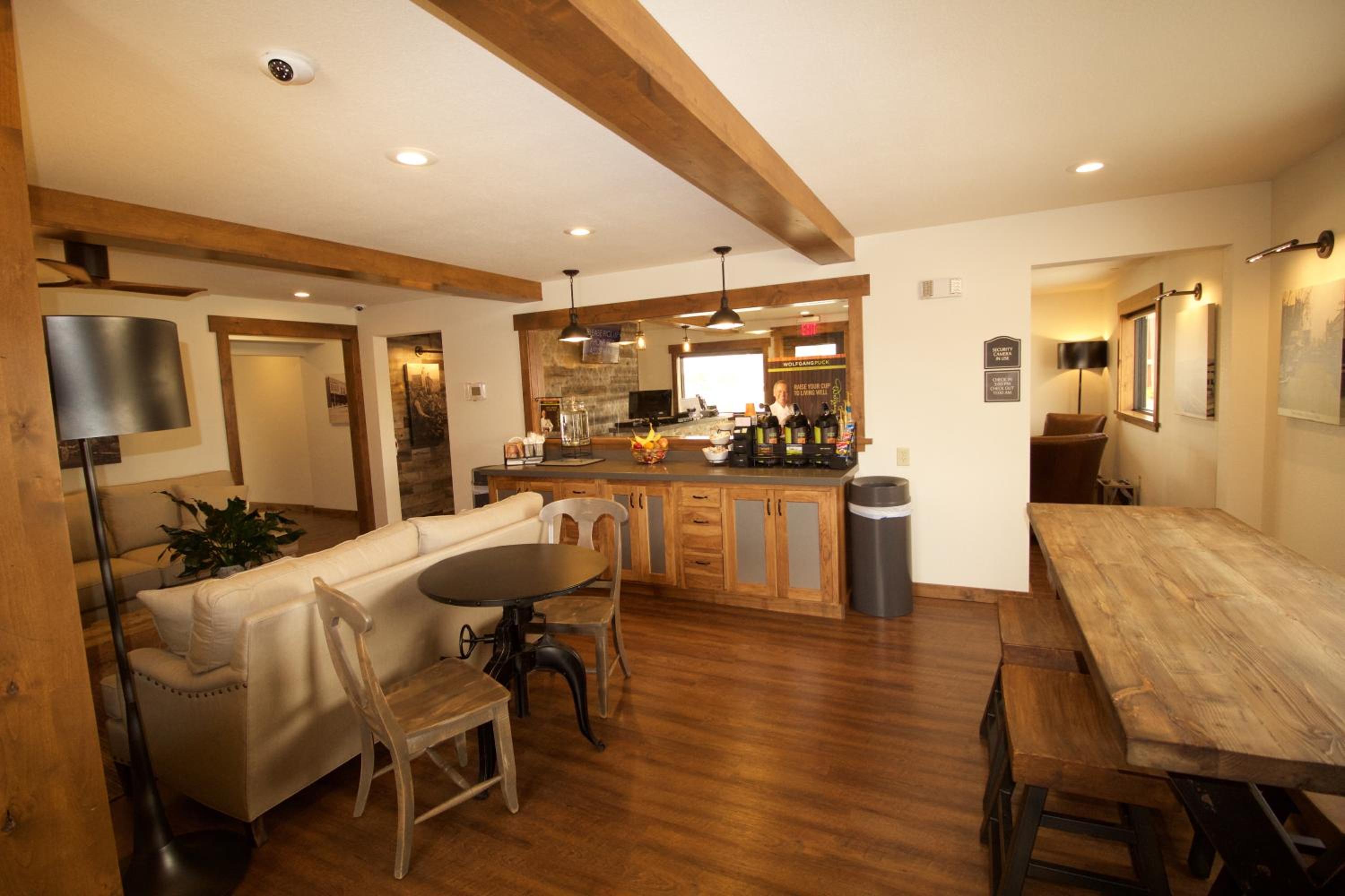 Boarders Inn & Suites by Cobblestone Hotels - Syracuse