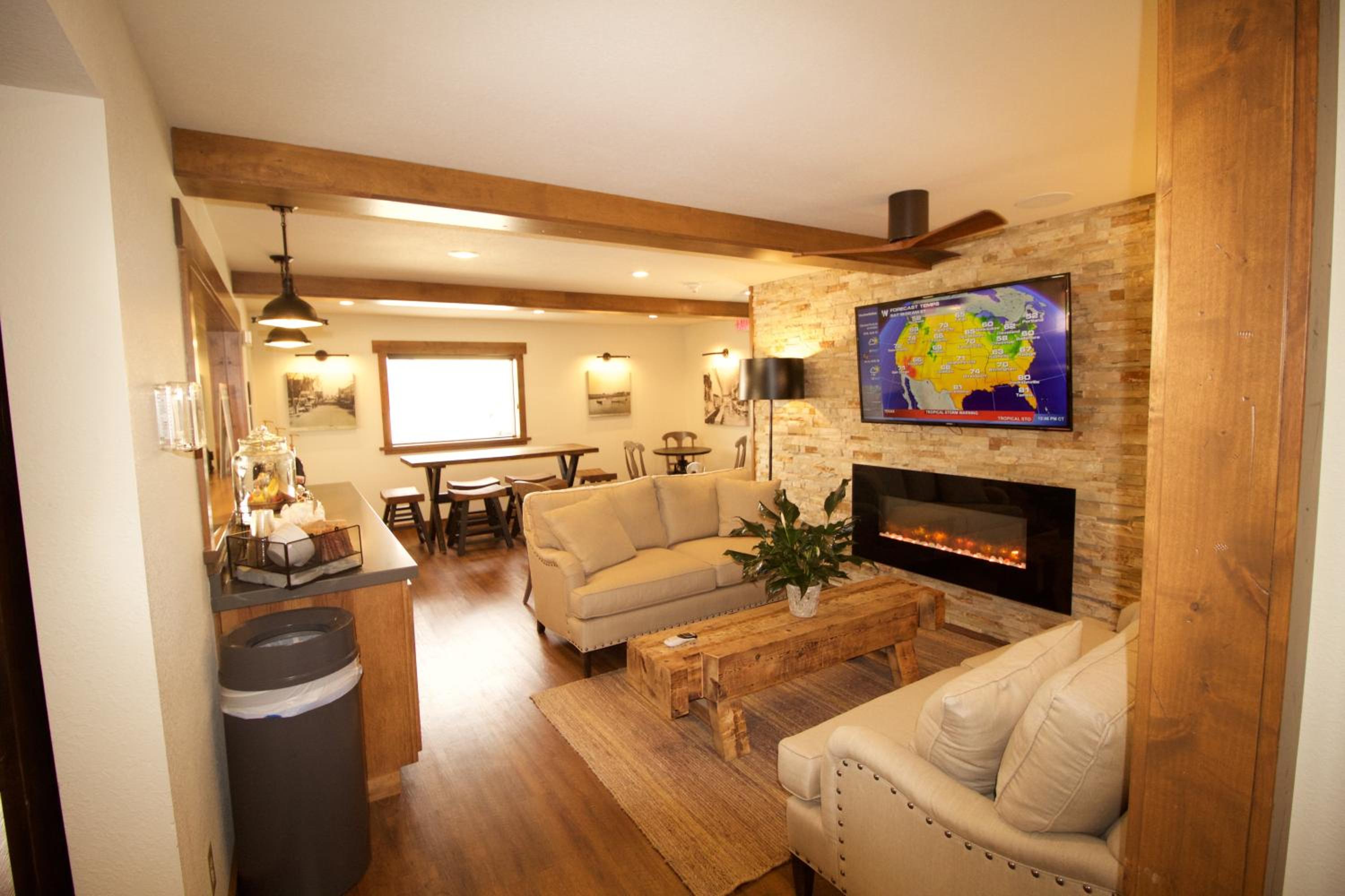Boarders Inn & Suites by Cobblestone Hotels - Syracuse