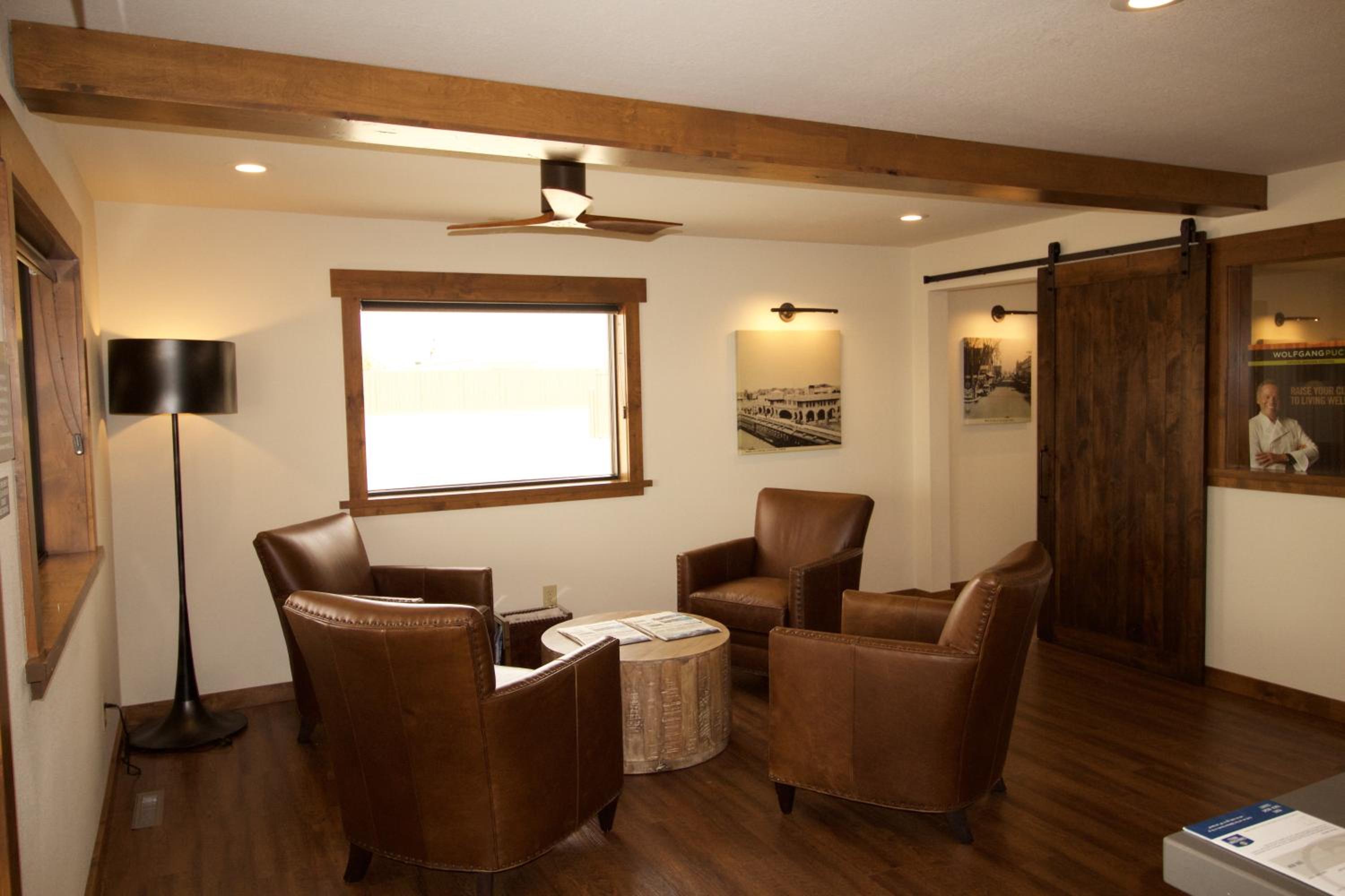 Boarders Inn & Suites by Cobblestone Hotels - Syracuse