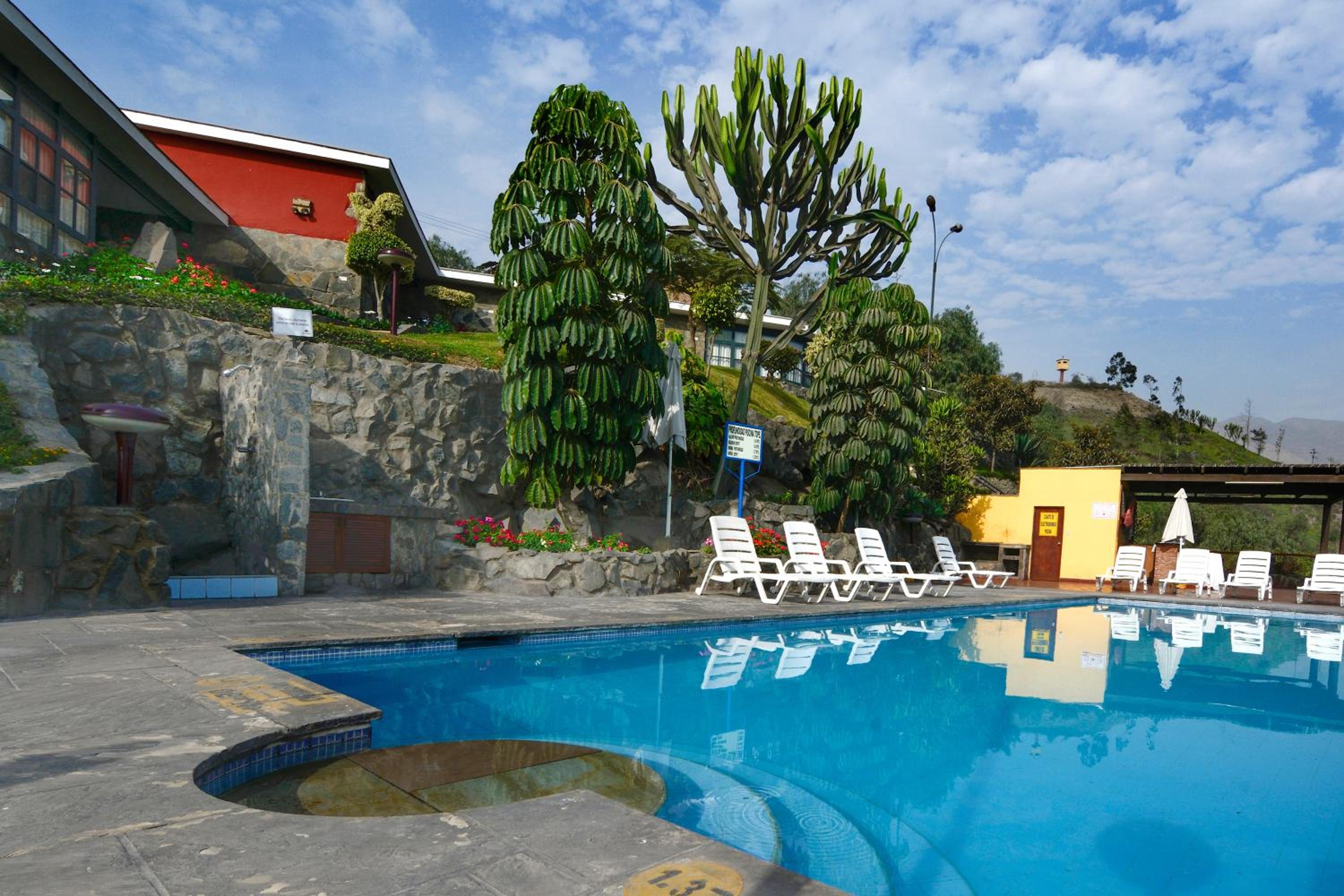 Decameron El Pueblo