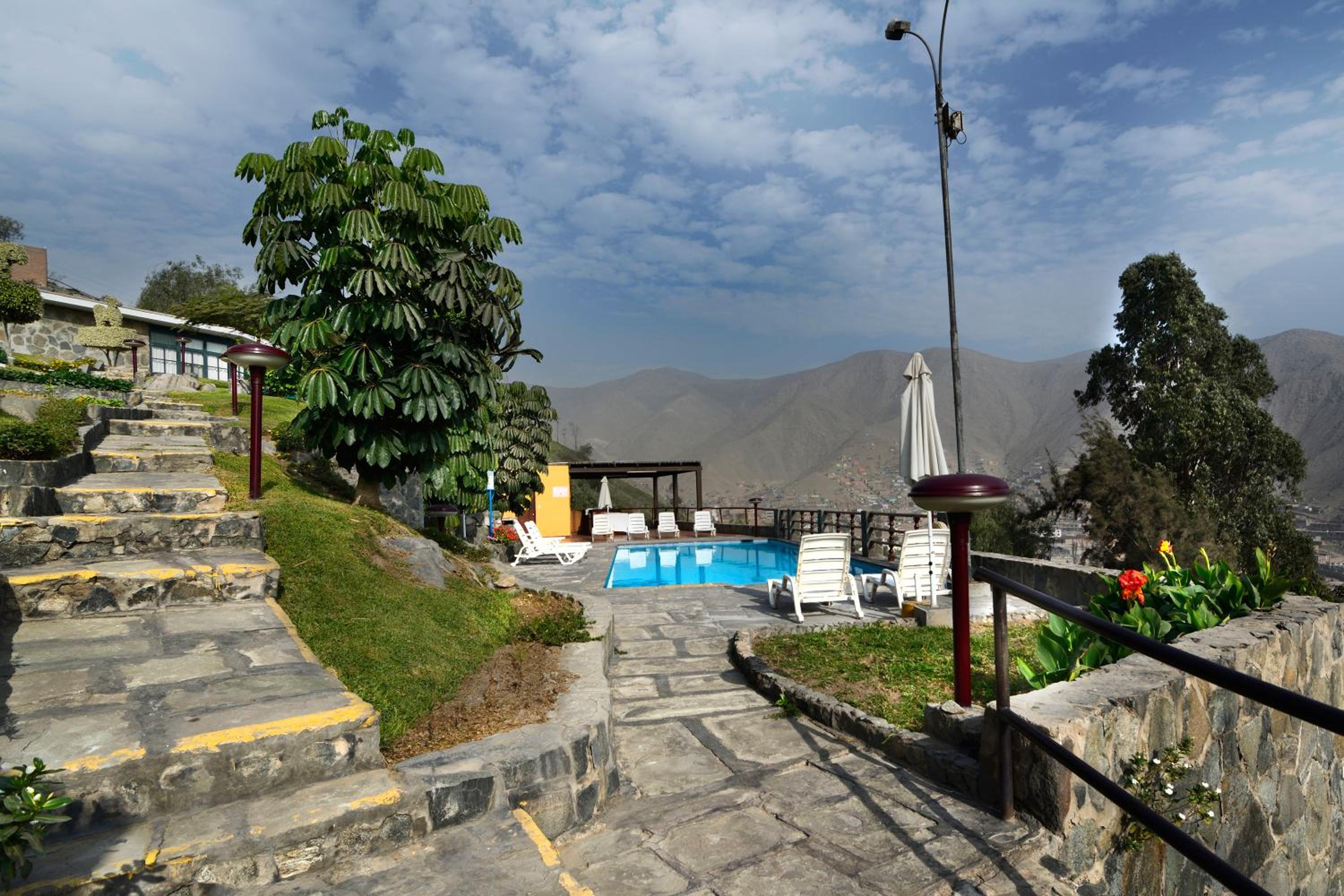 Decameron El Pueblo