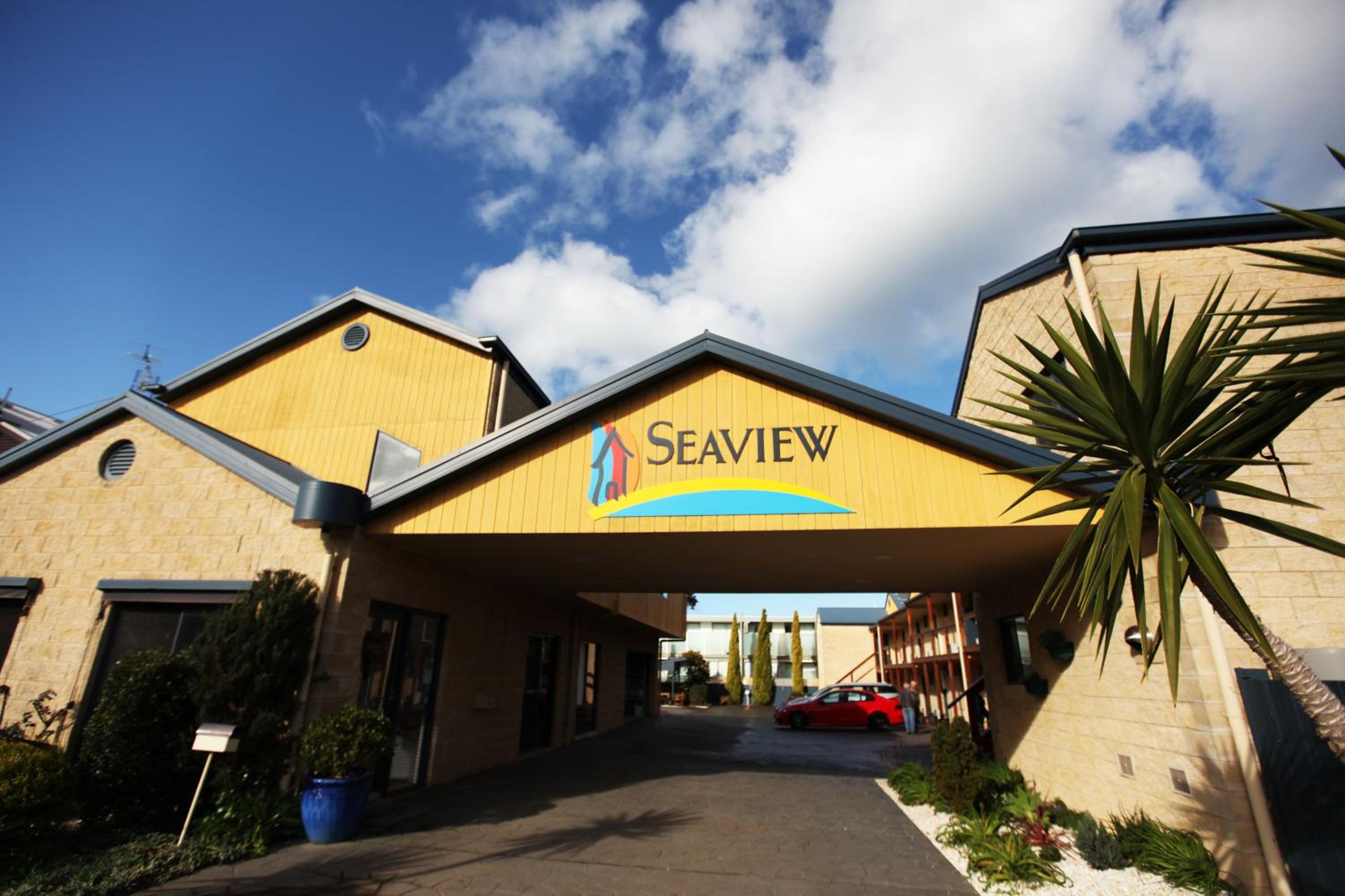 Seaview Motel & Apartments