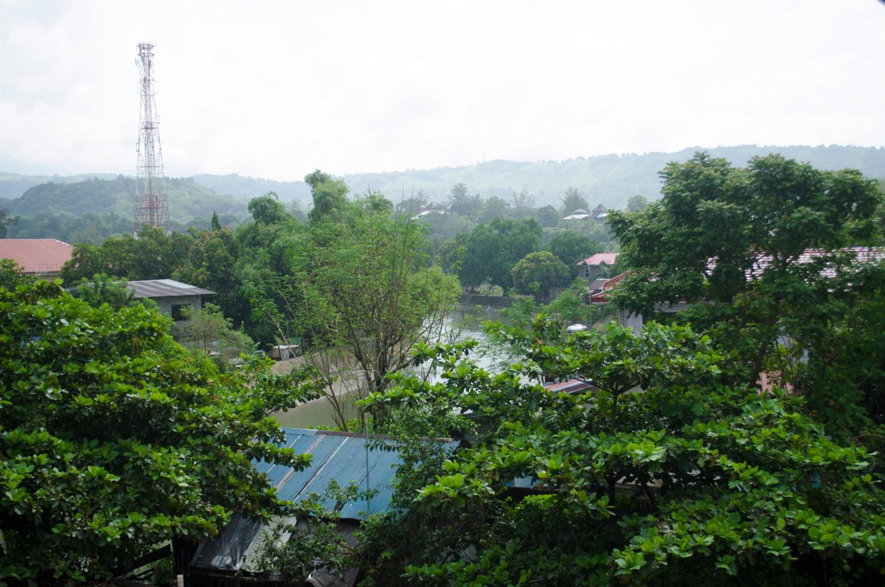 Julz Tropical Apartments view 2