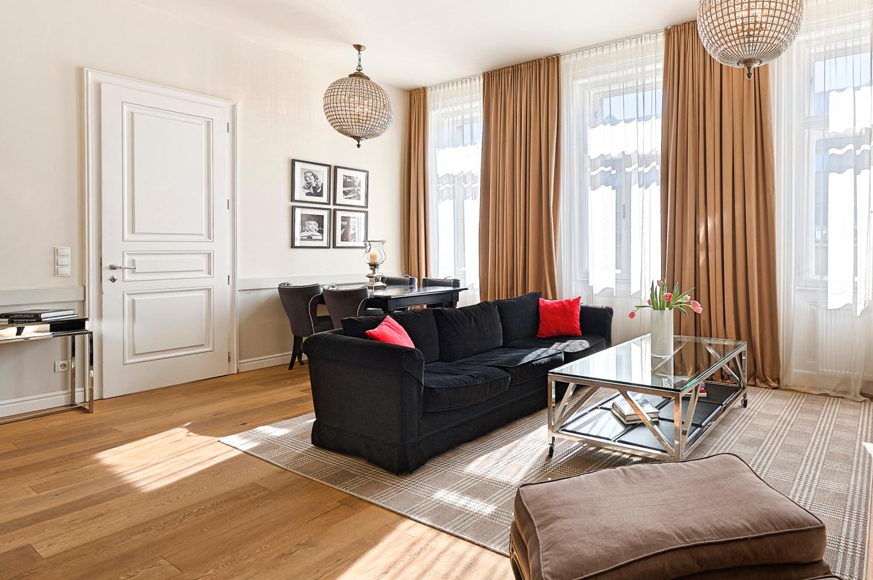 6 rooms Naschmarkt
