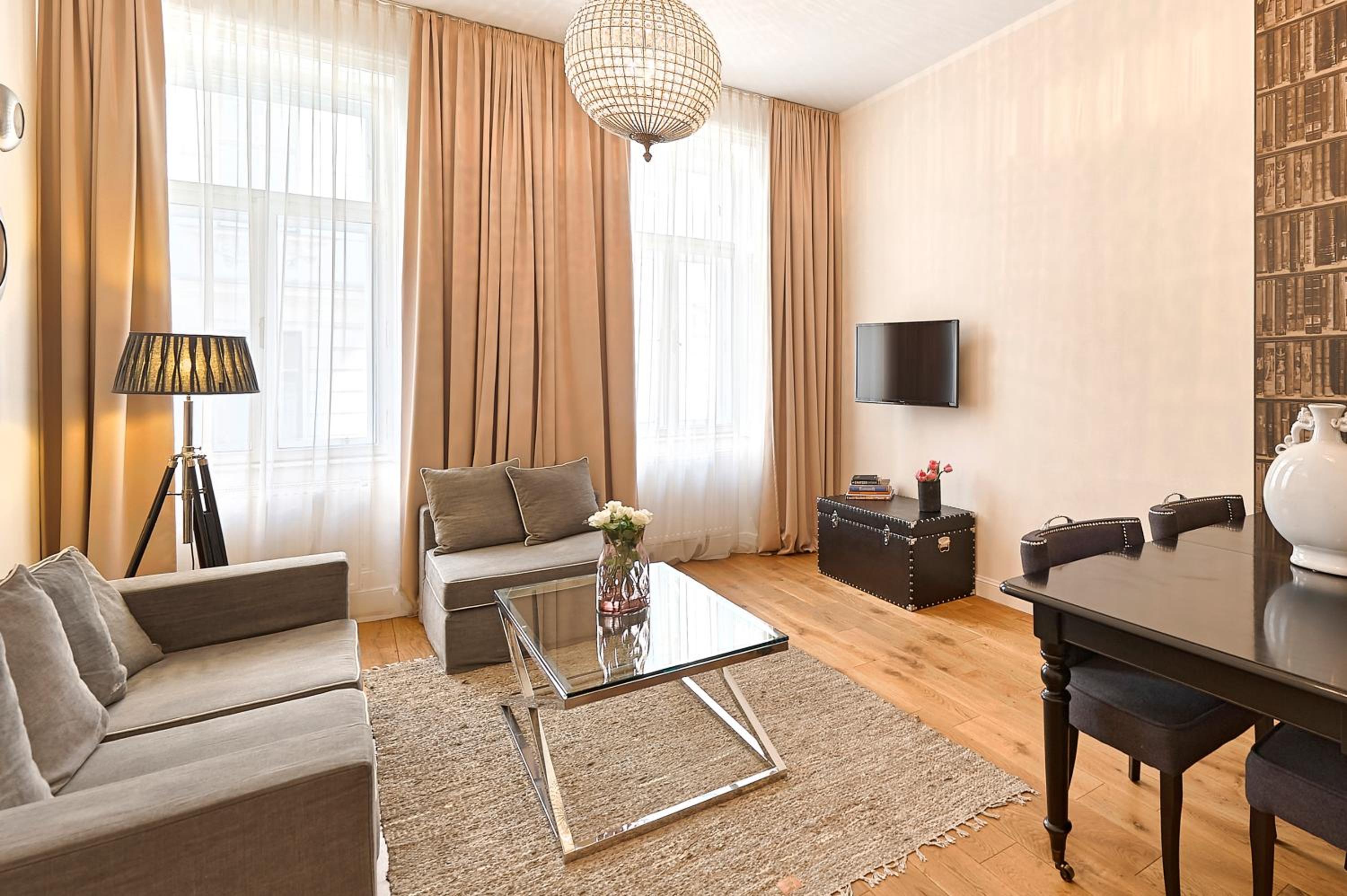 6 rooms Naschmarkt
