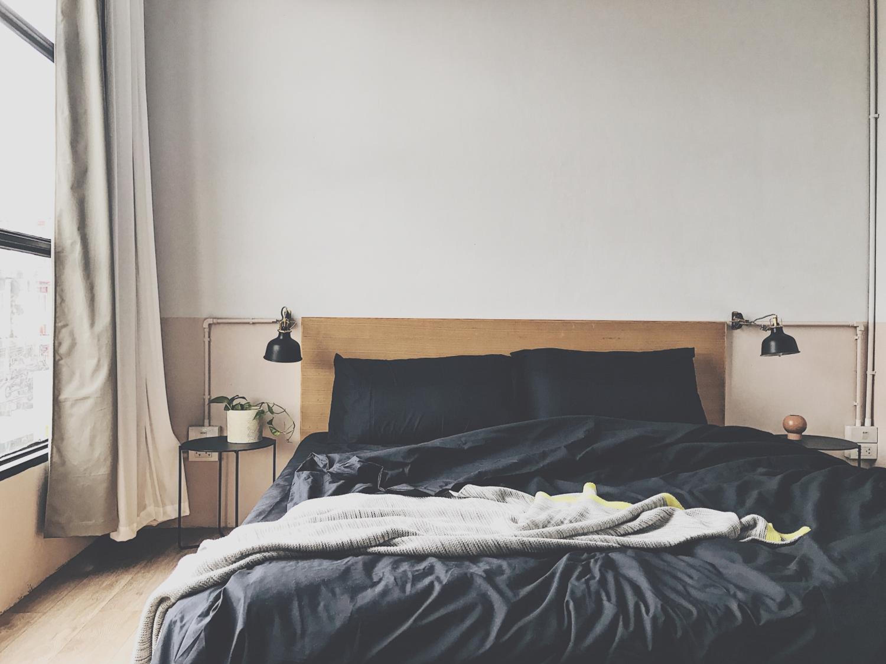 Beige Poshtels + Netflix