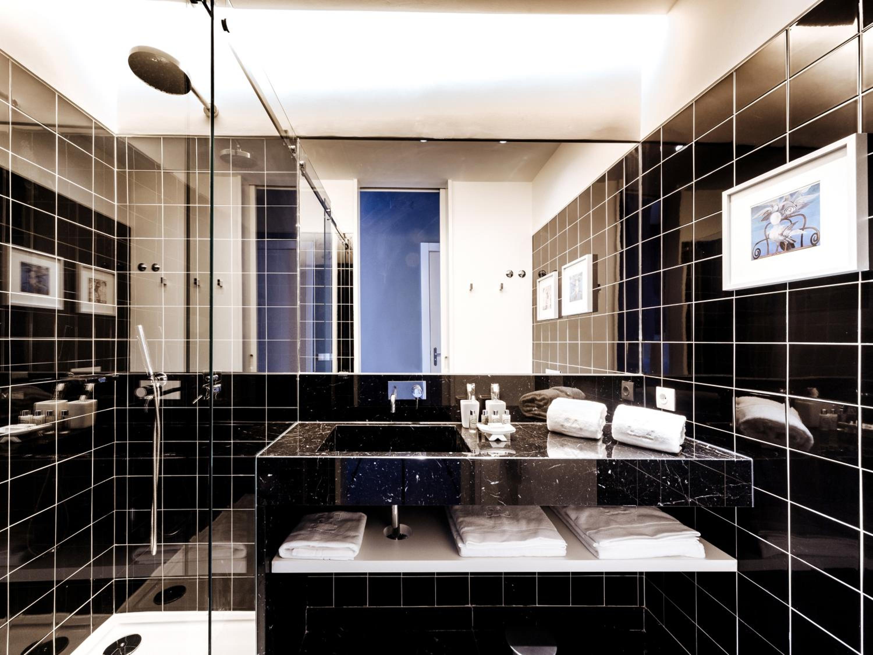 Dear Lisbon - Gallery House