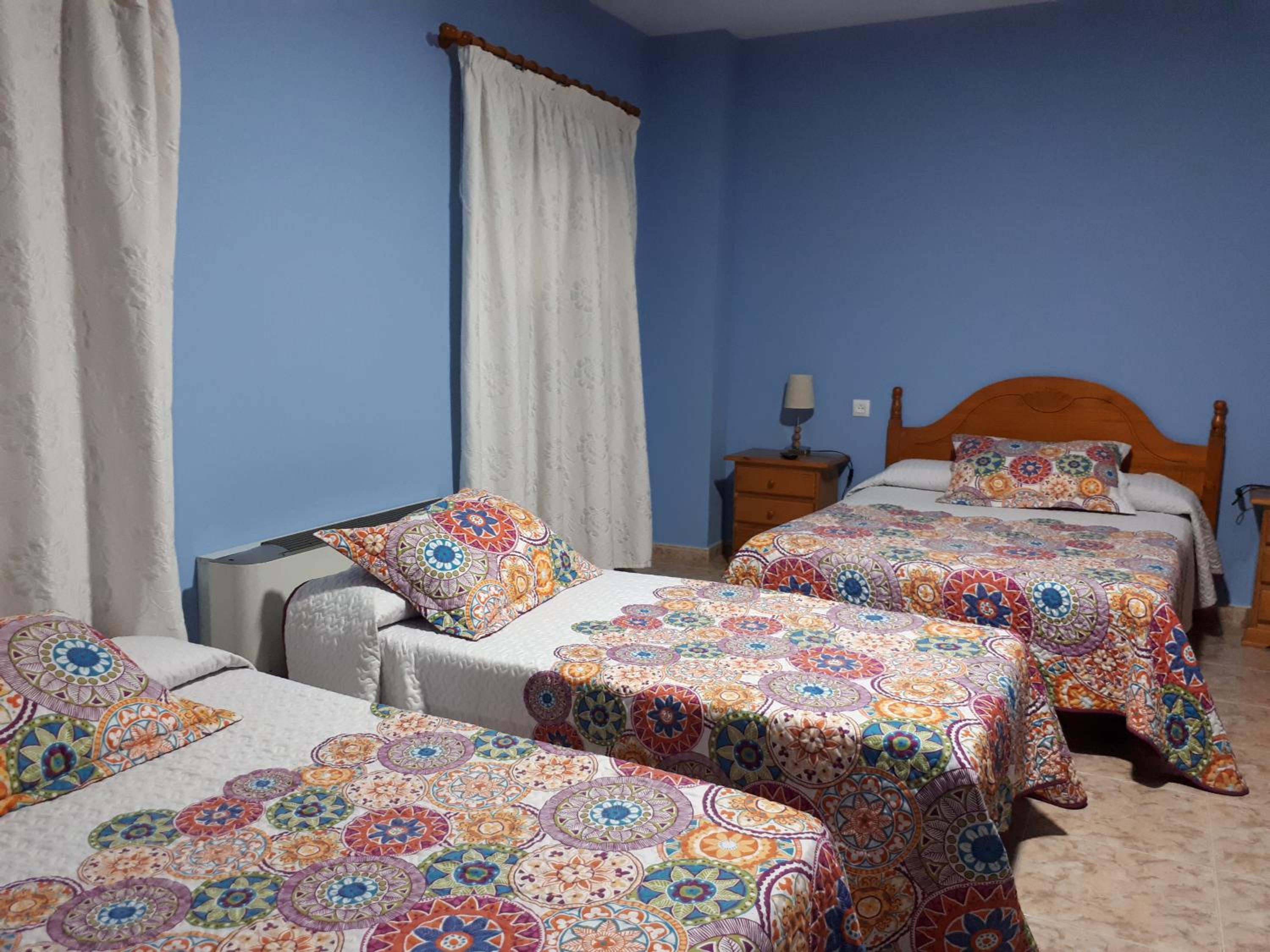 Hostal Julio en Trujillo — hotel room