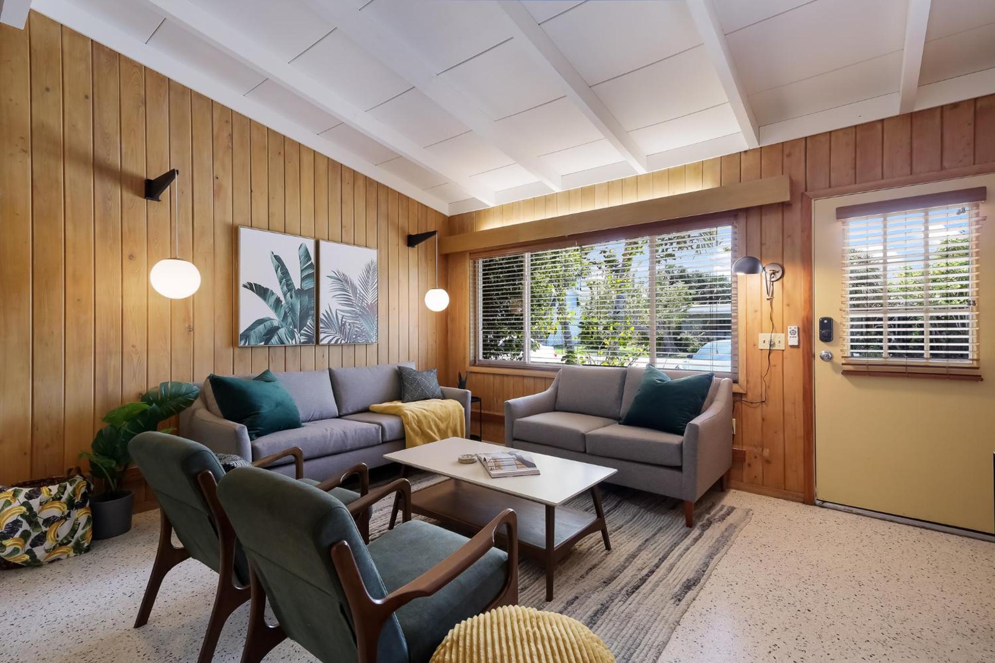 Bos Beach Bungalow