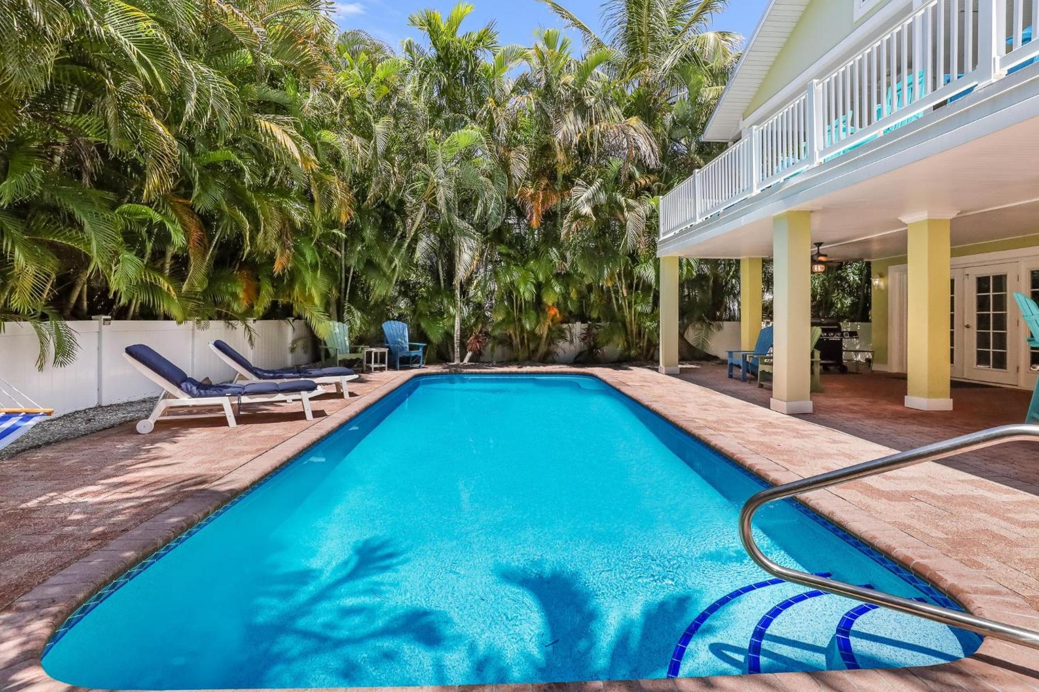 Dolphin Pointe