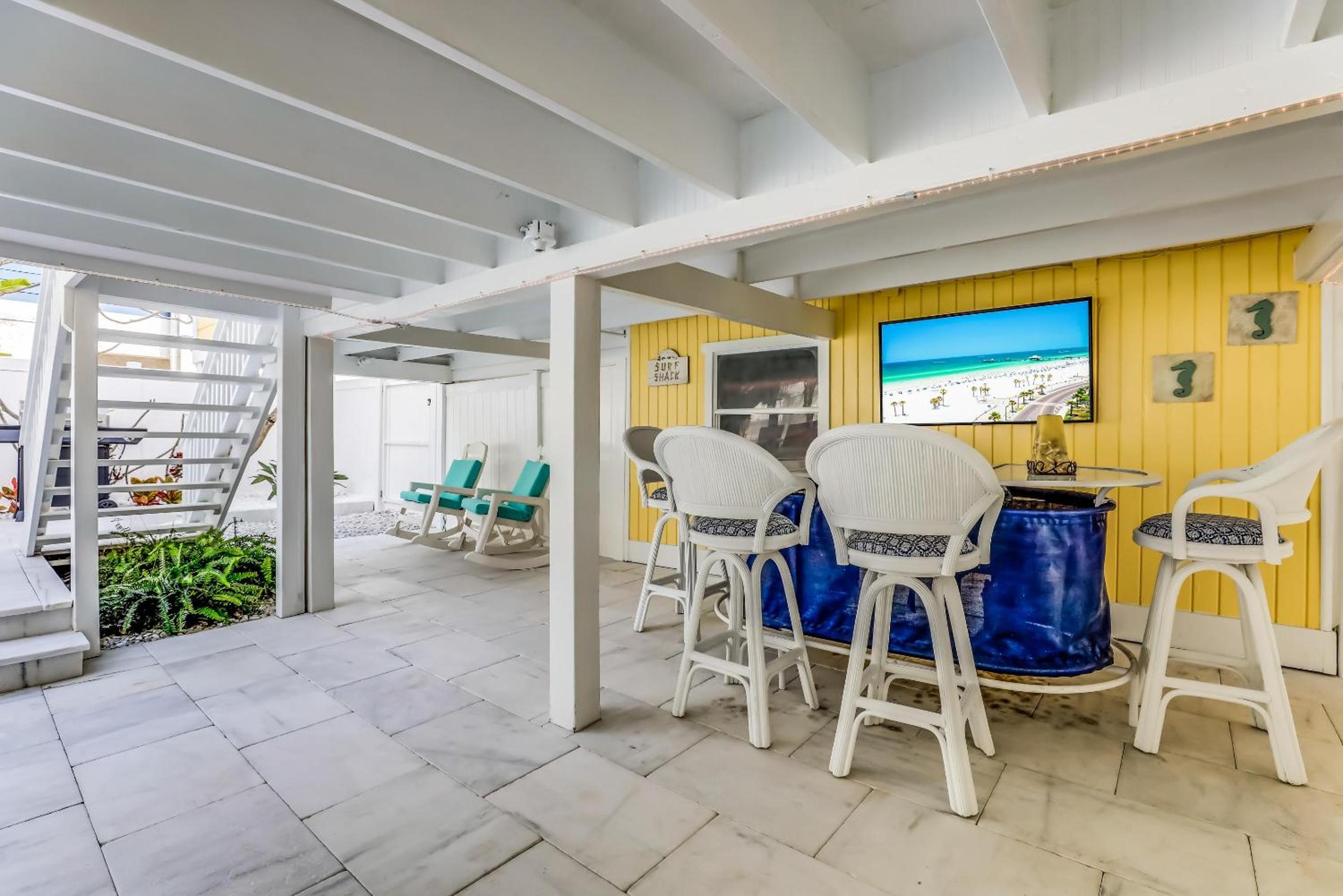 Seaside Manor