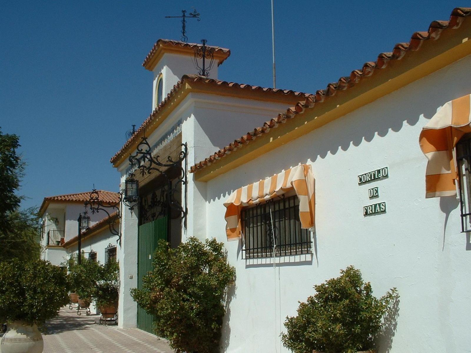 Cortijo de Frías view 4