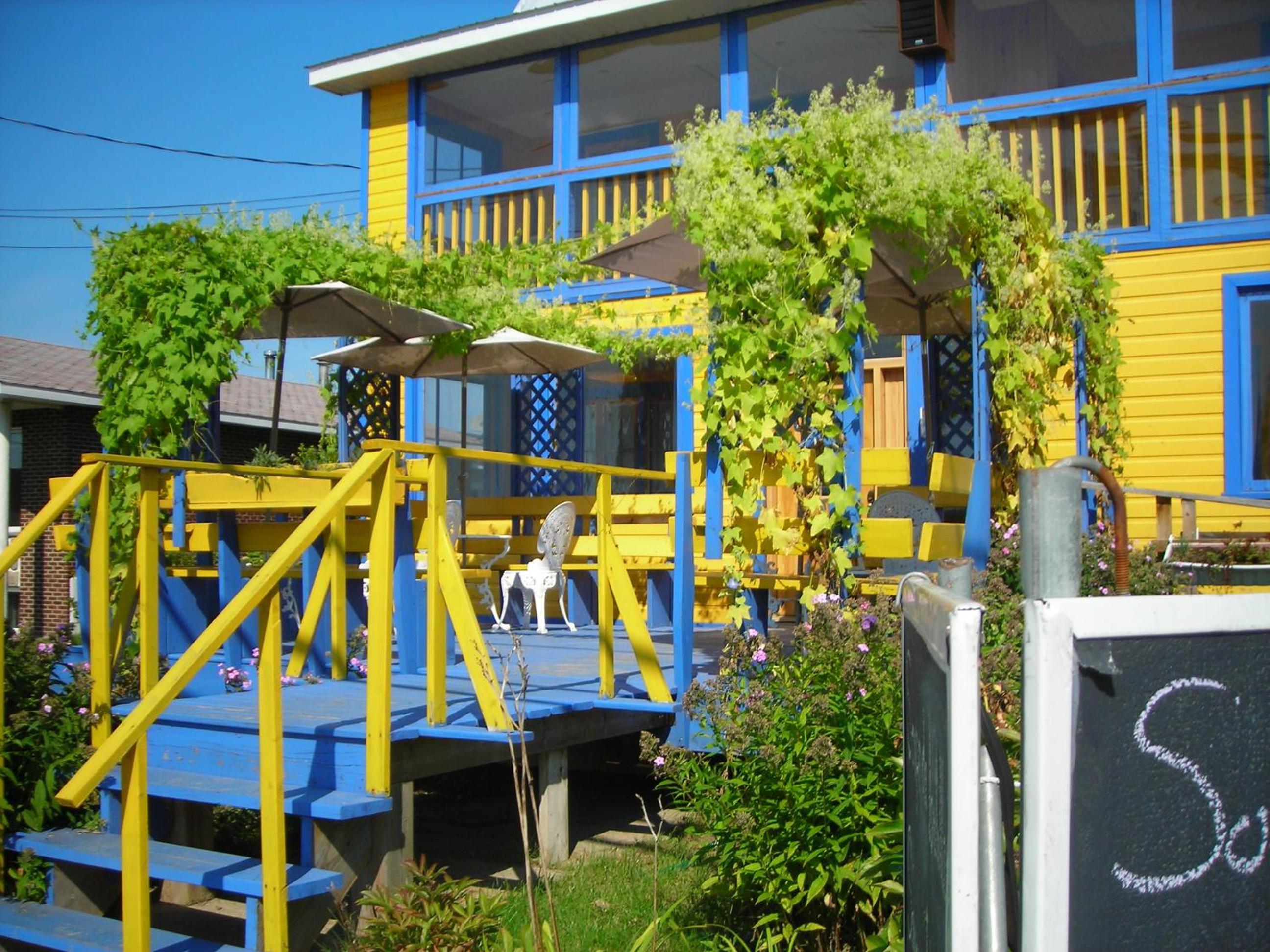 Gîte des Hauteurs et Café de la place