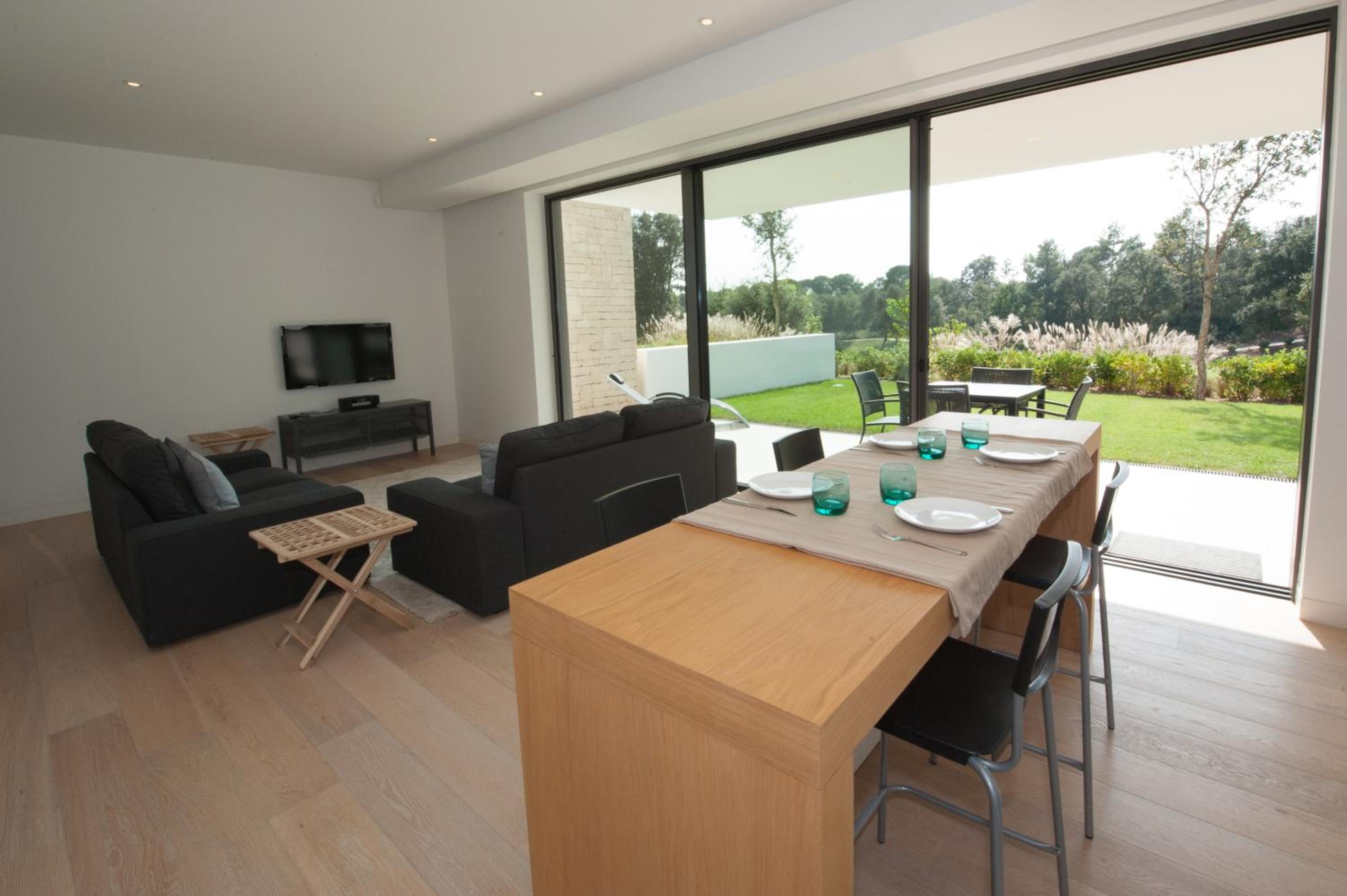 Holiday Rentals at Camiral, a Quinta do Lago Resort