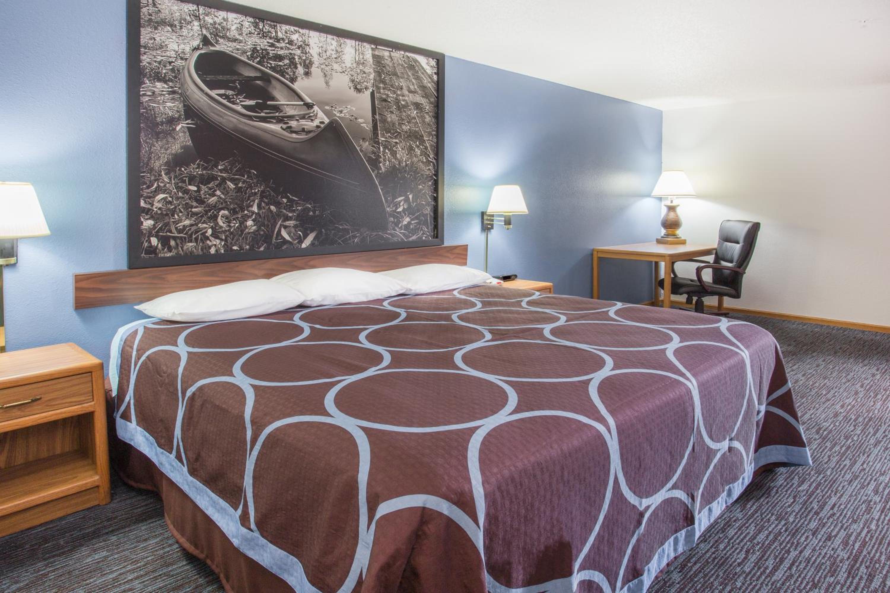 Miscellaneous Market Vacations - Super 8 by Wyndham Monmouth IL - Property Image 2