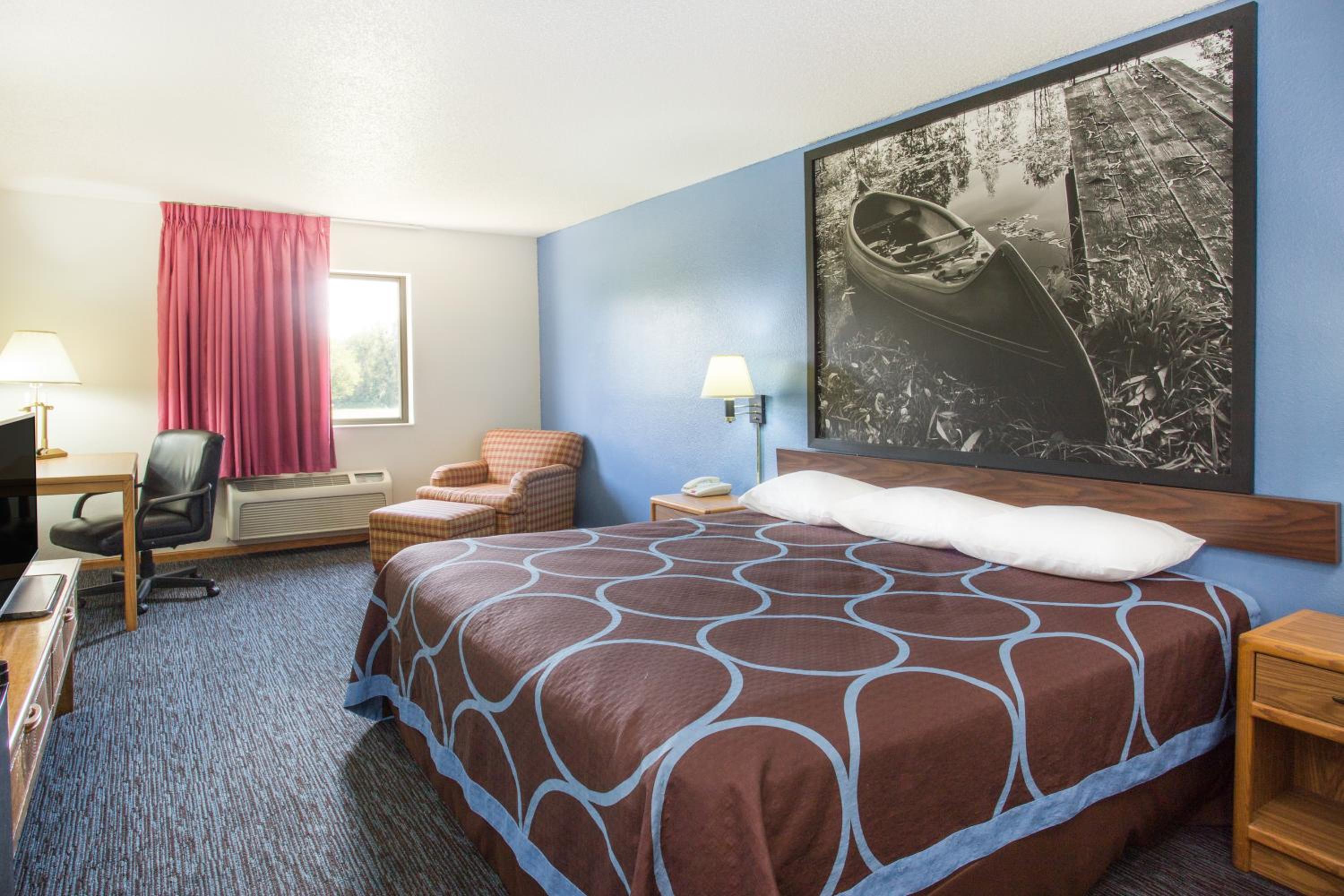 Miscellaneous Market Vacations - Super 8 by Wyndham Monmouth IL - Property Image 3