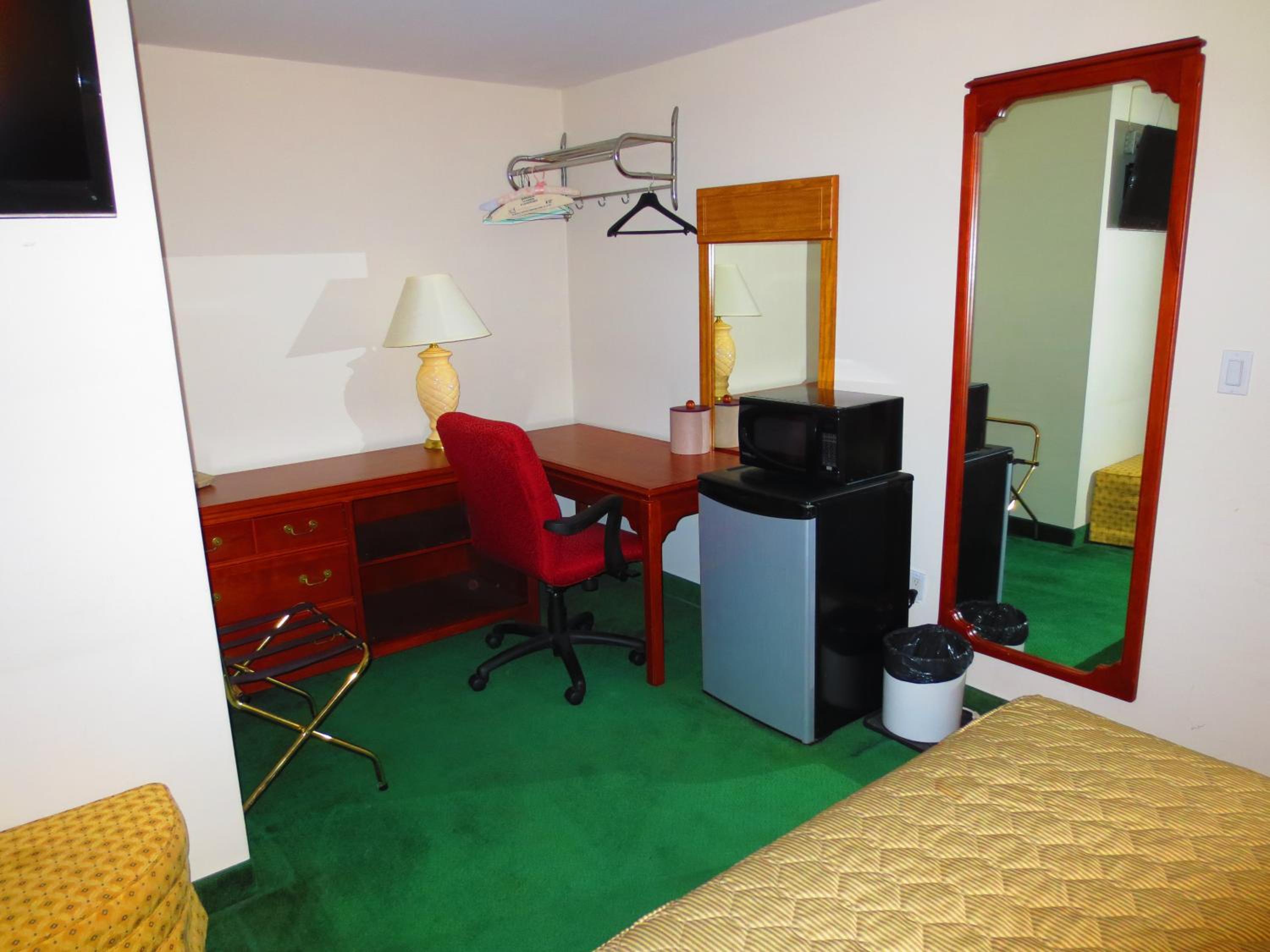 Canadiana Motel