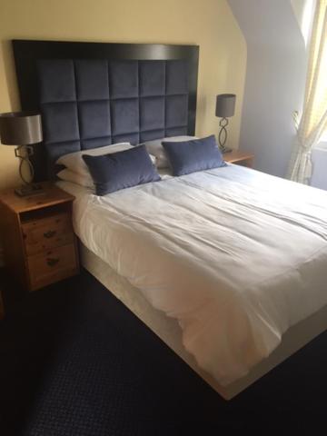 Keanes of Curraheen, Bar, Restaurant & Accommodation view 4
