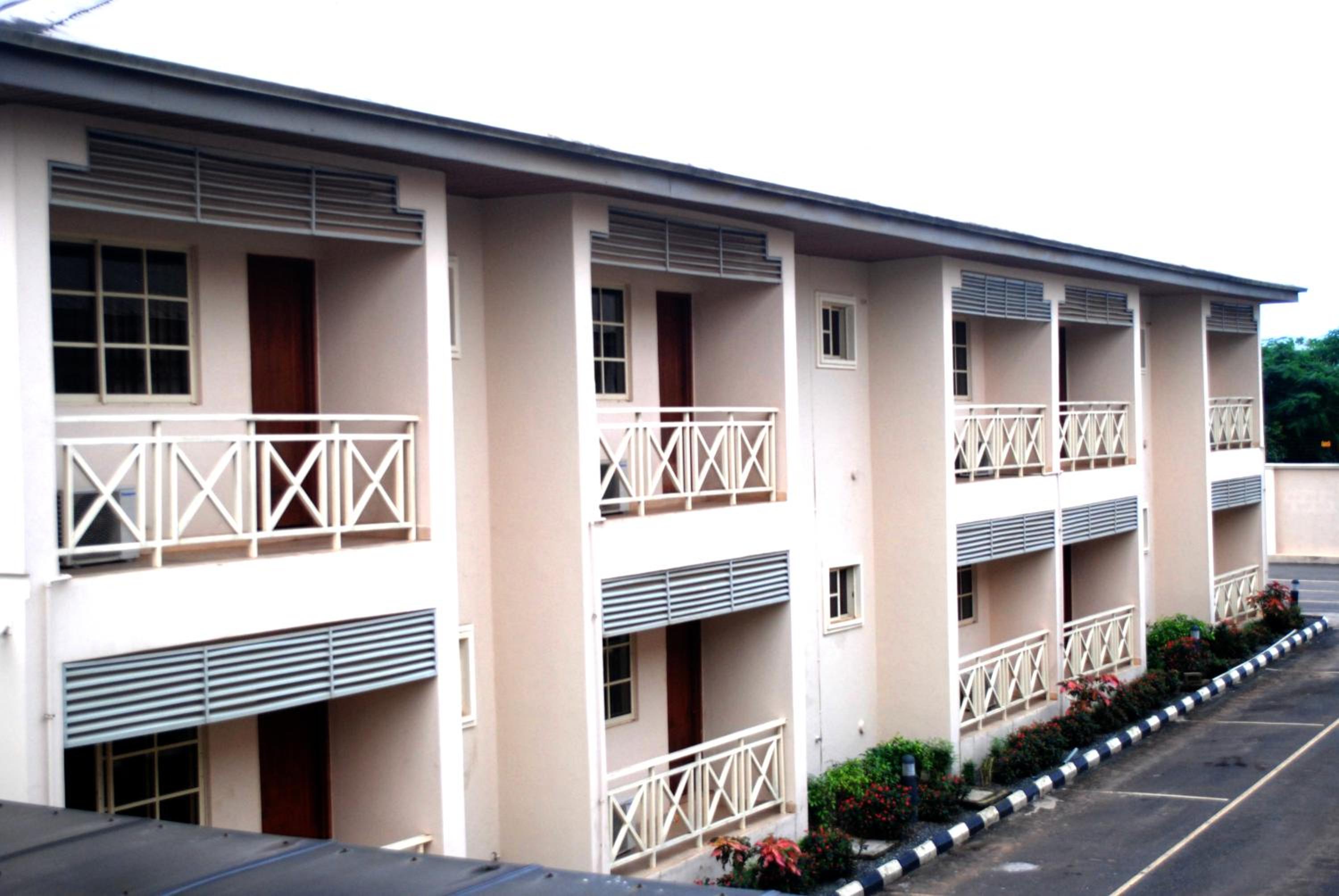 Grand Inn & Suites