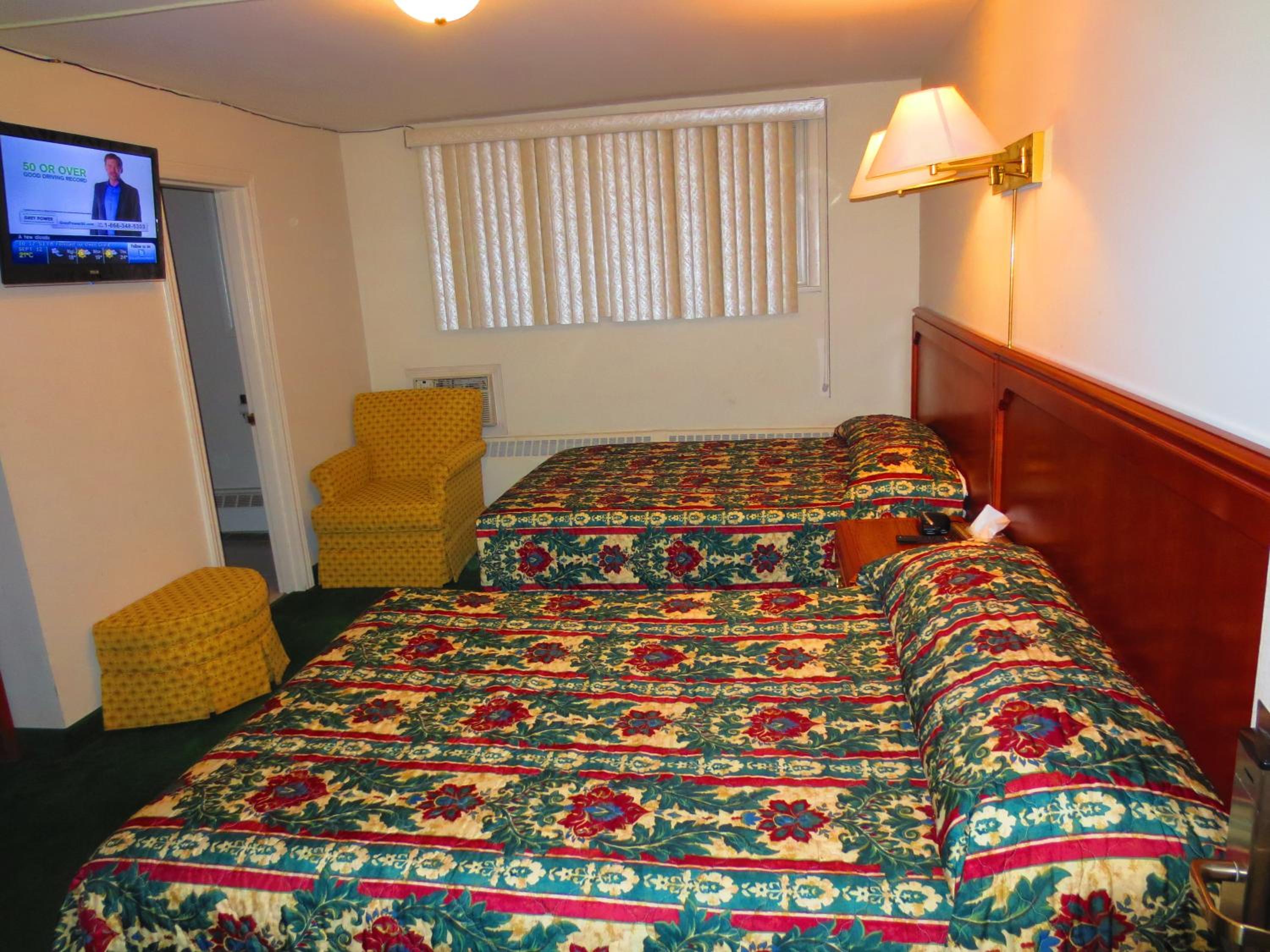 Canadiana Motel